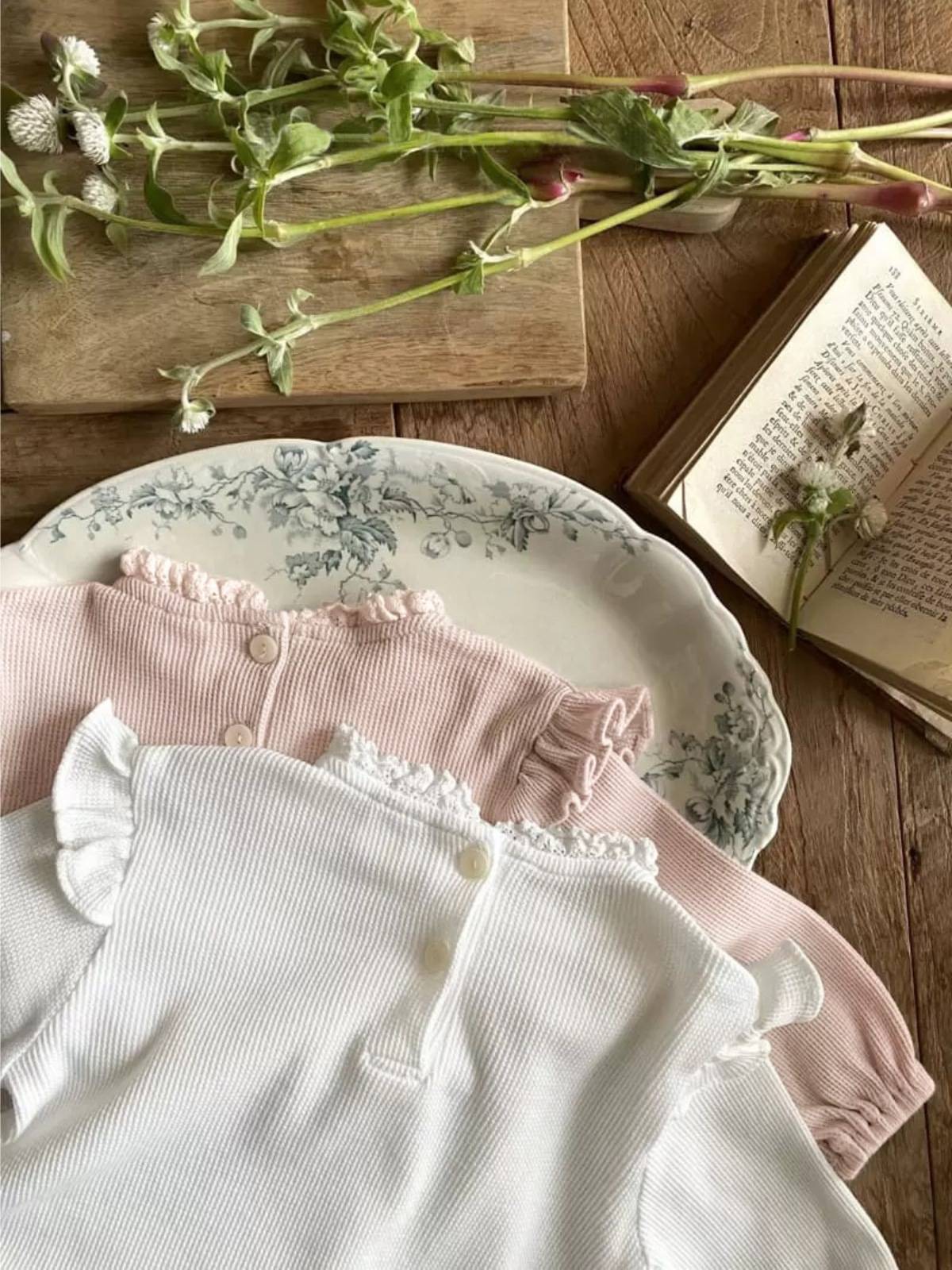 長袖ロンパース 長袖ロンパース ワッフル素材 フリルショルダー メロウフリル ボディスーツ【mh0011366】