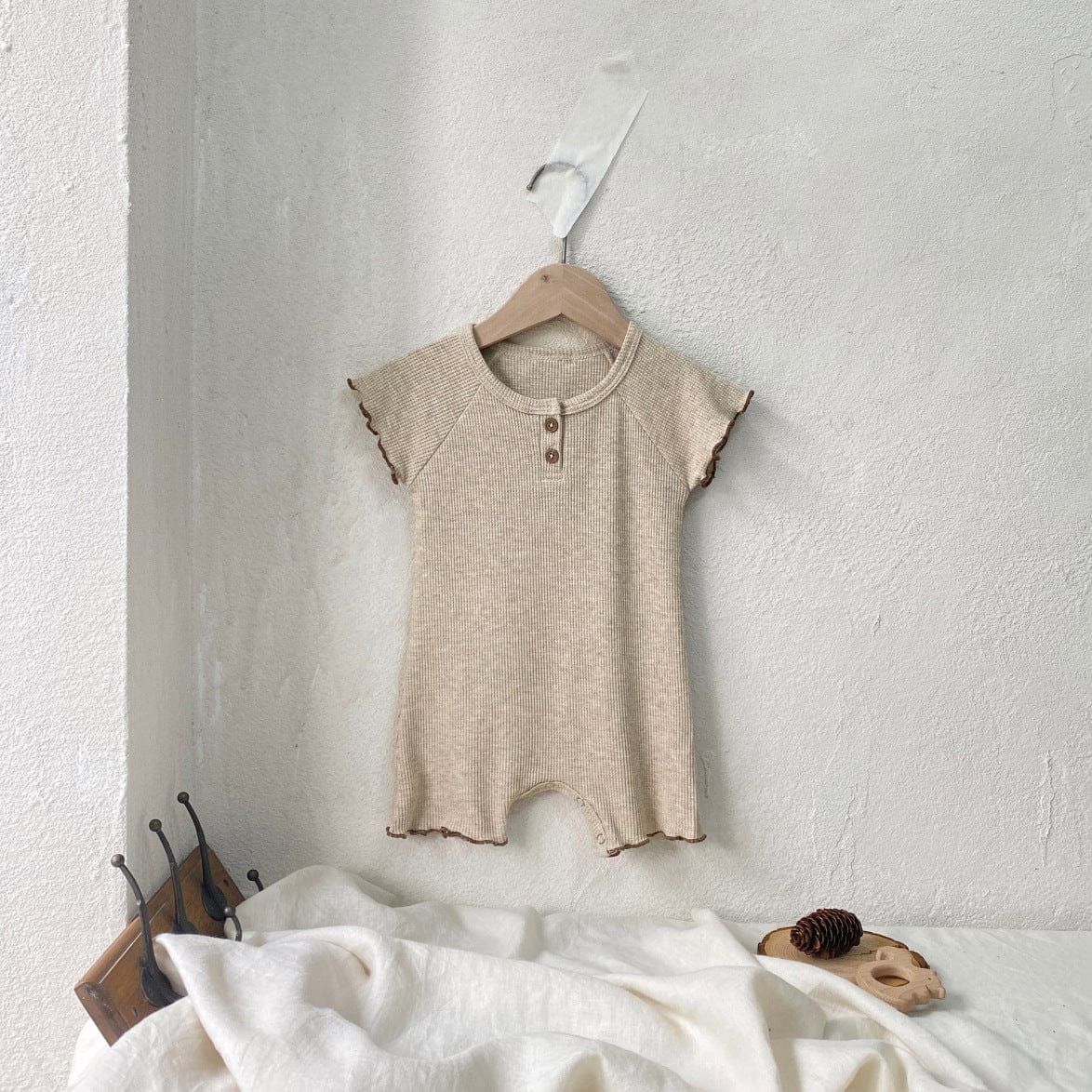 半袖ロンパース Oatmeal / 66cm メロウフリル半袖ロンパース【mh0010001】
