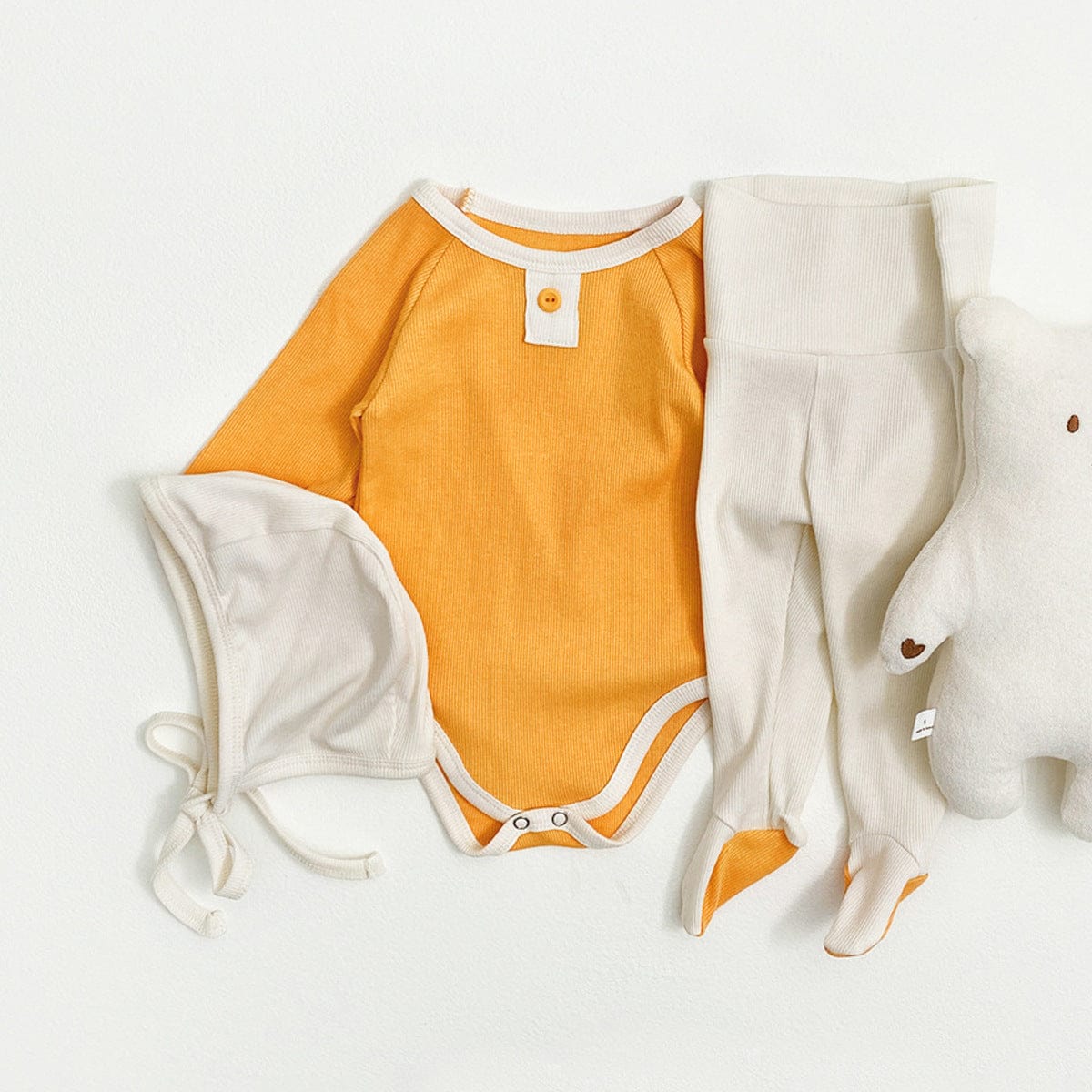 ロンパースセットアップ Orange Beige 3-Piece Set (Jumpsuit + High-Waisted Pants + Hat) / 66cm バイカラー長袖ロンパース+足付きレギンスパンツ+ボンネット帽子セット【mh0010604】