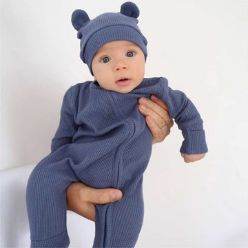長袖ロンパース Sapphire Blue Set (Jumpsuit + Hat) / 66cm 長袖足つきロンパース | ワッフルリブ | 斜めジップくま耳帽セット【mh0011499】