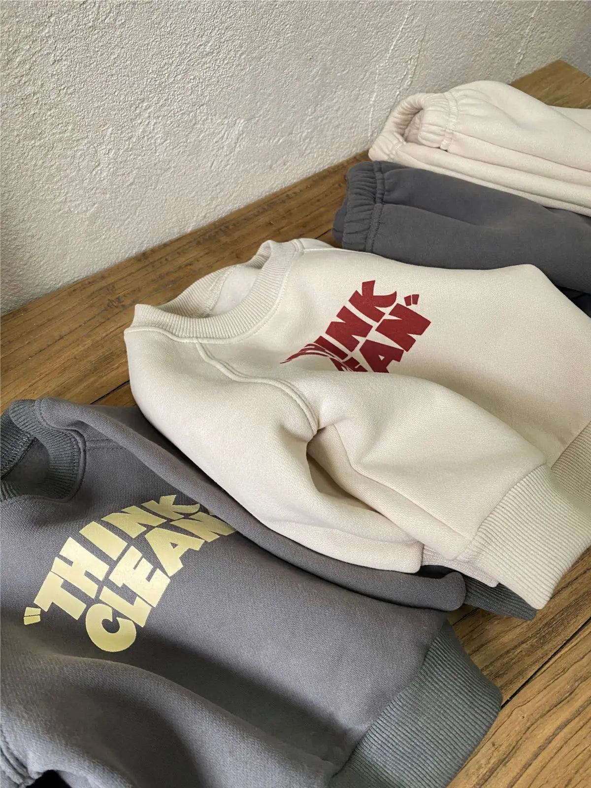 長袖セットアップ ベビーセットアップ THINK CLAEAN レターロゴプリントスウェットシャツ+スウェットパンツ 2カラー【mh0007236】