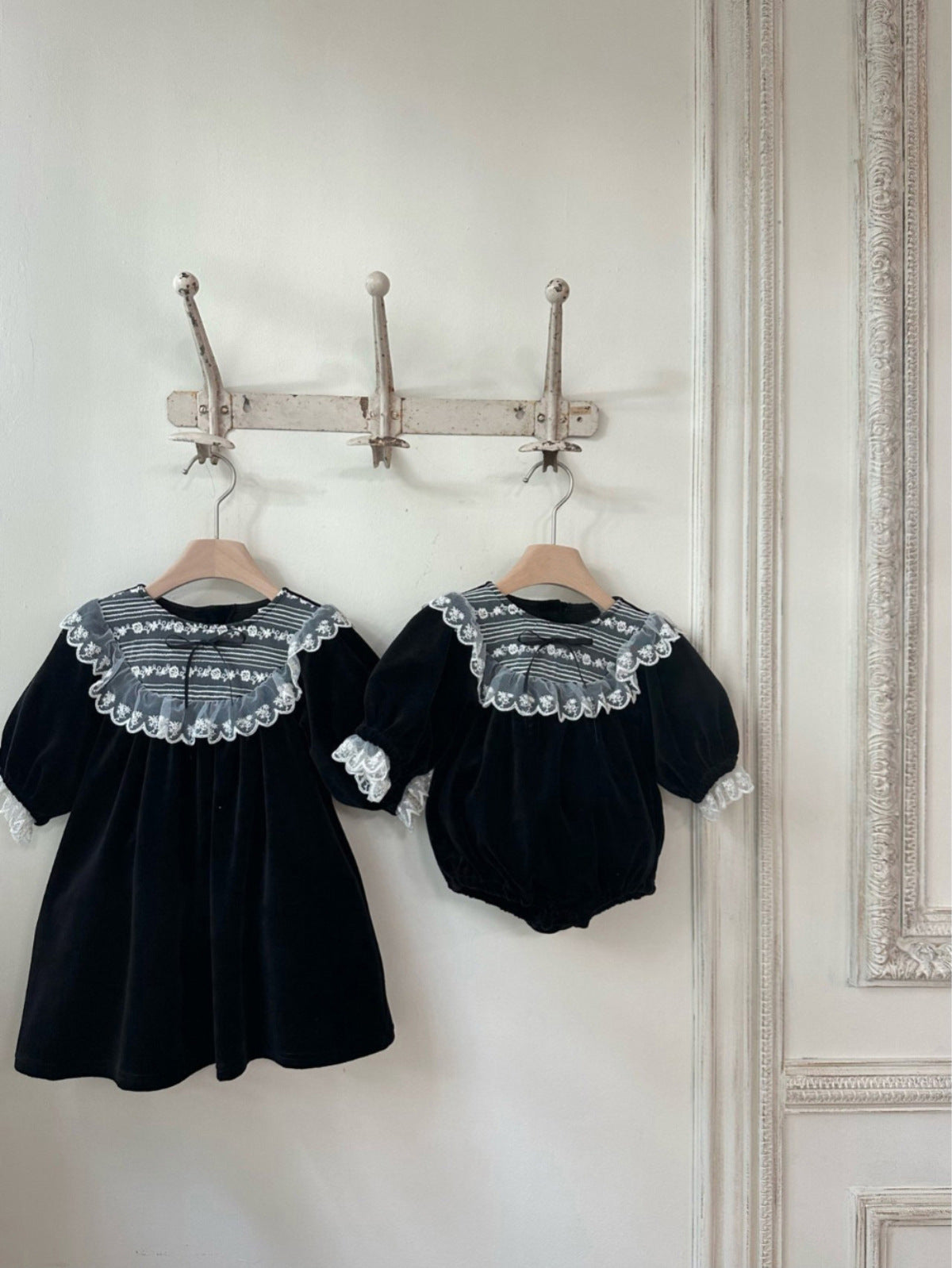 長袖ロンパース Velvet Lace Bow Jumpsuit パフスリーブ ベロア ロンパース【mh0011636】