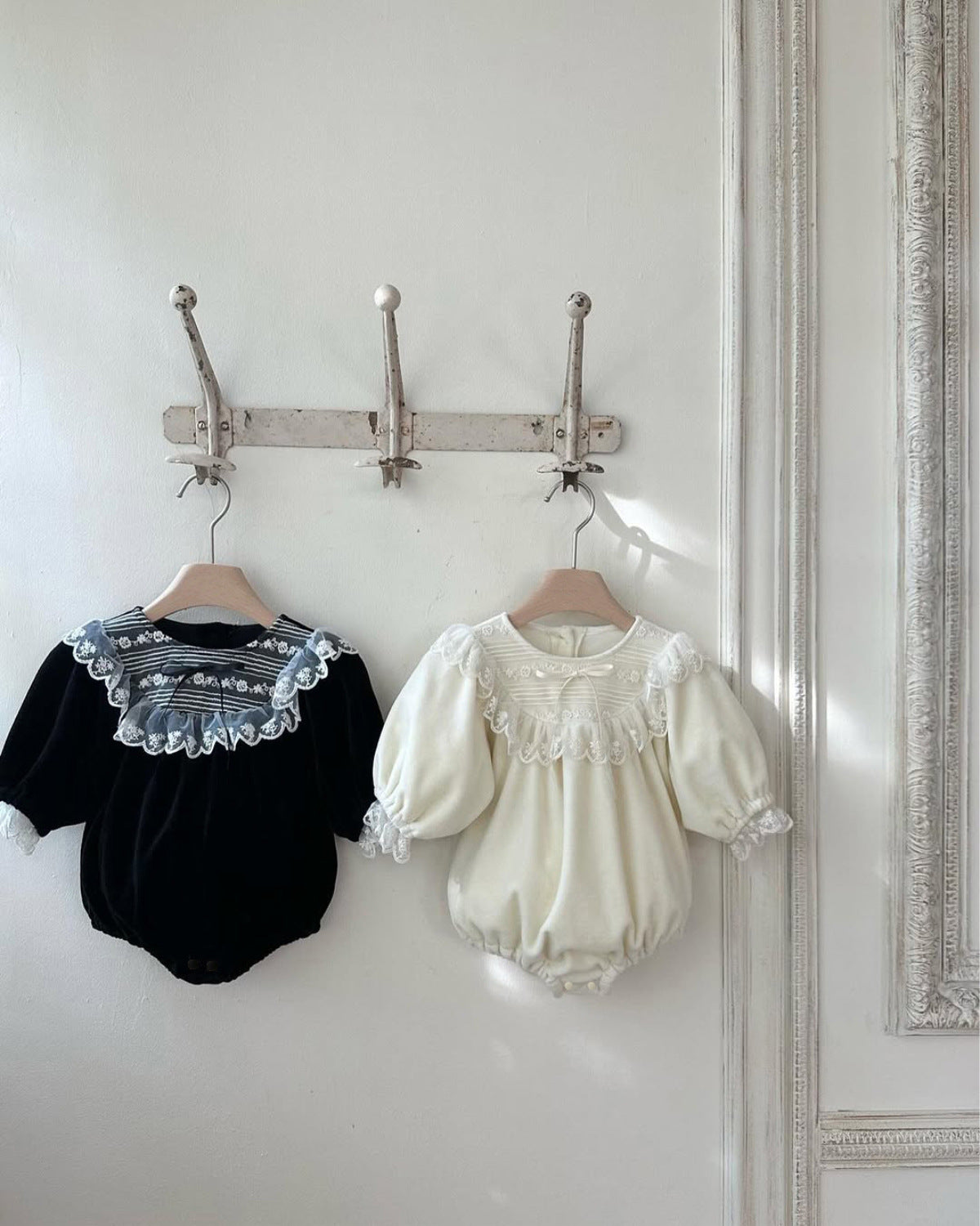 長袖ロンパース Velvet Lace Bow Jumpsuit パフスリーブ ベロア ロンパース【mh0011636】