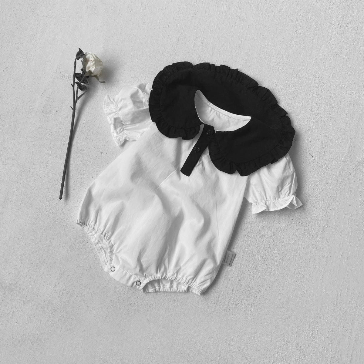 半袖ロンパース White / 66cm ビッグフリル襟半袖パフスリーブロンパース【mh0009996】