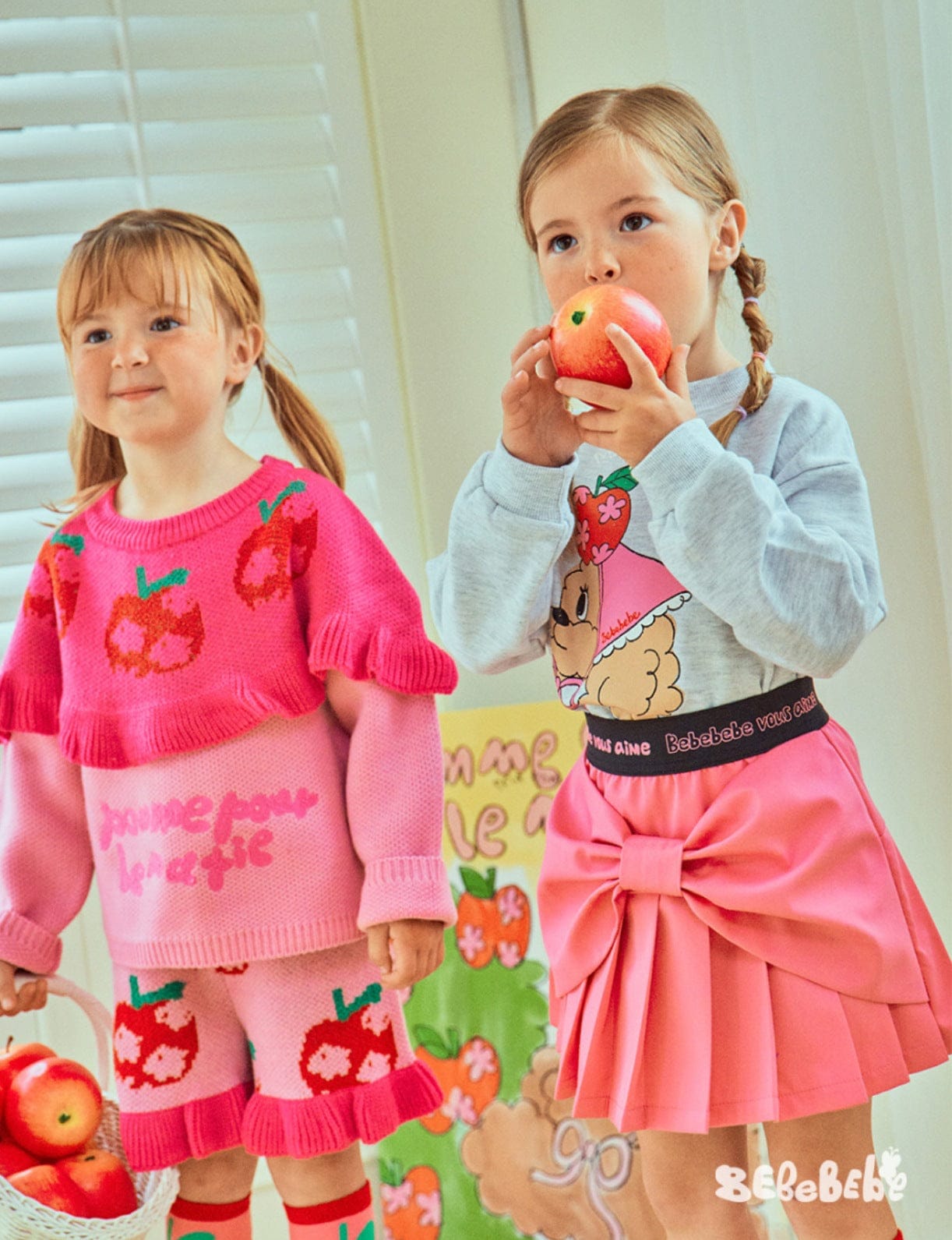 ショートコート・ジャケット・ジャンパー りんご柄リバーシブルブルゾン/くまプリントスウェットシャツ/プリーツスカート【mh0010979】