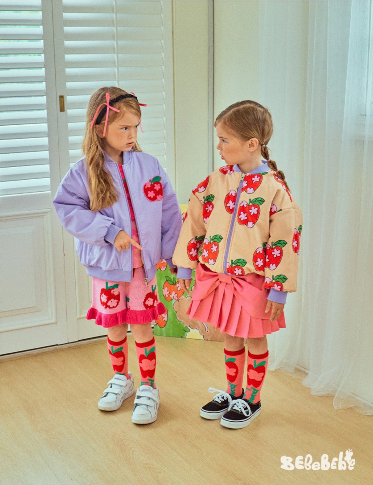 ショートコート・ジャケット・ジャンパー りんご柄リバーシブルブルゾン/くまプリントスウェットシャツ/プリーツスカート【mh0010979】