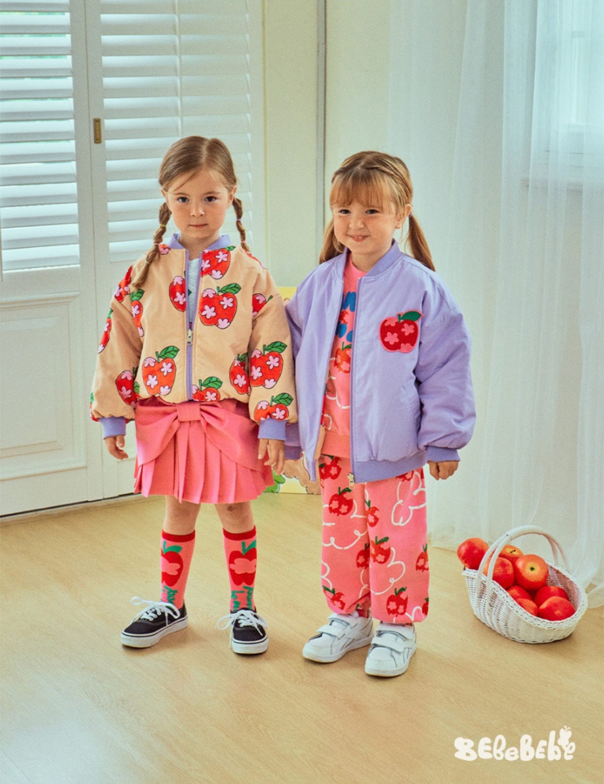 ショートコート・ジャケット・ジャンパー りんご柄リバーシブルブルゾン/くまプリントスウェットシャツ/プリーツスカート【mh0010979】