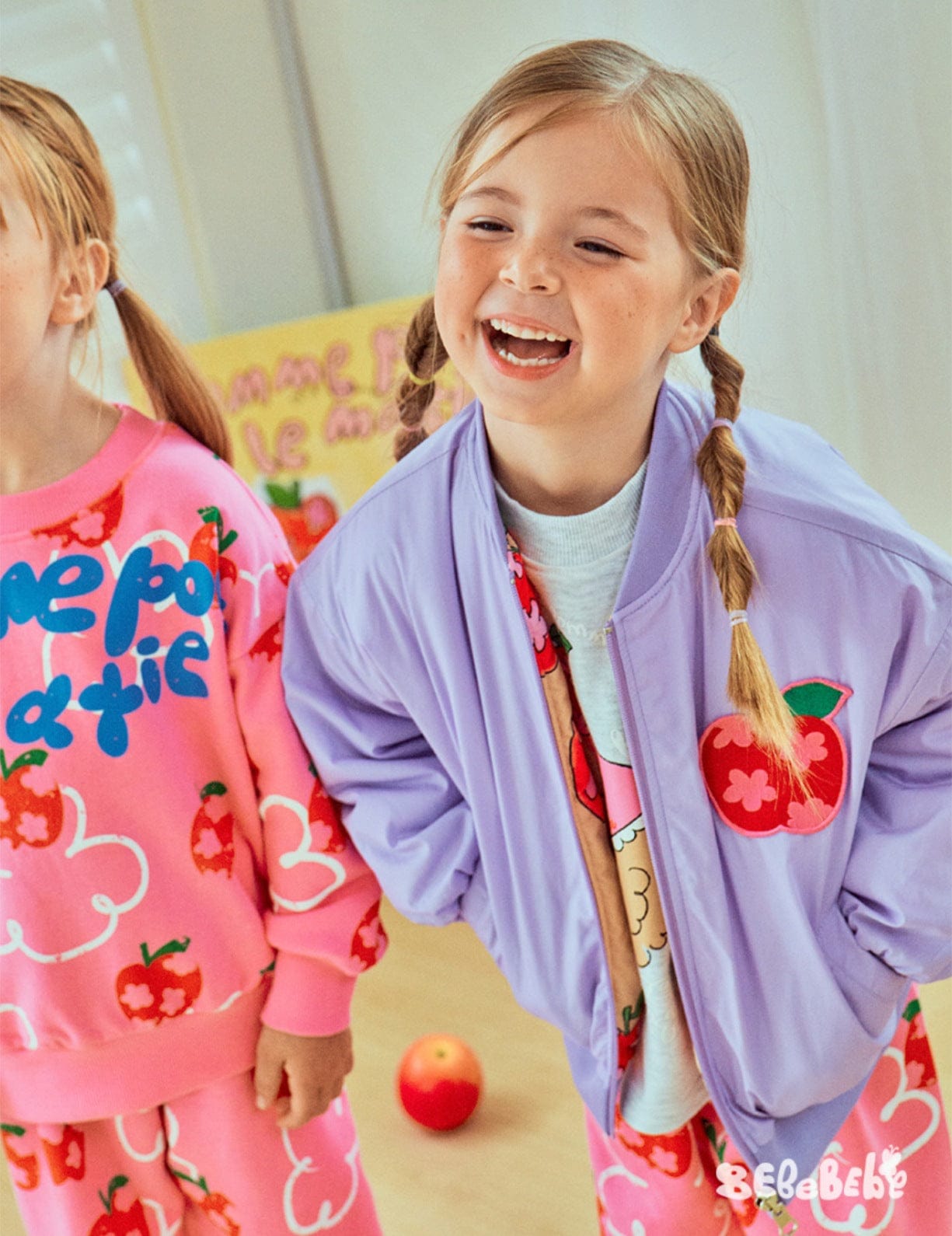 ショートコート・ジャケット・ジャンパー りんご柄リバーシブルブルゾン/くまプリントスウェットシャツ/プリーツスカート【mh0010979】