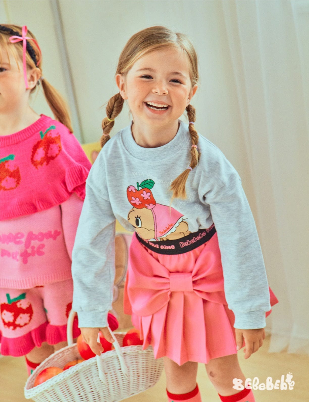 ショートコート・ジャケット・ジャンパー りんご柄リバーシブルブルゾン/くまプリントスウェットシャツ/プリーツスカート【mh0010979】