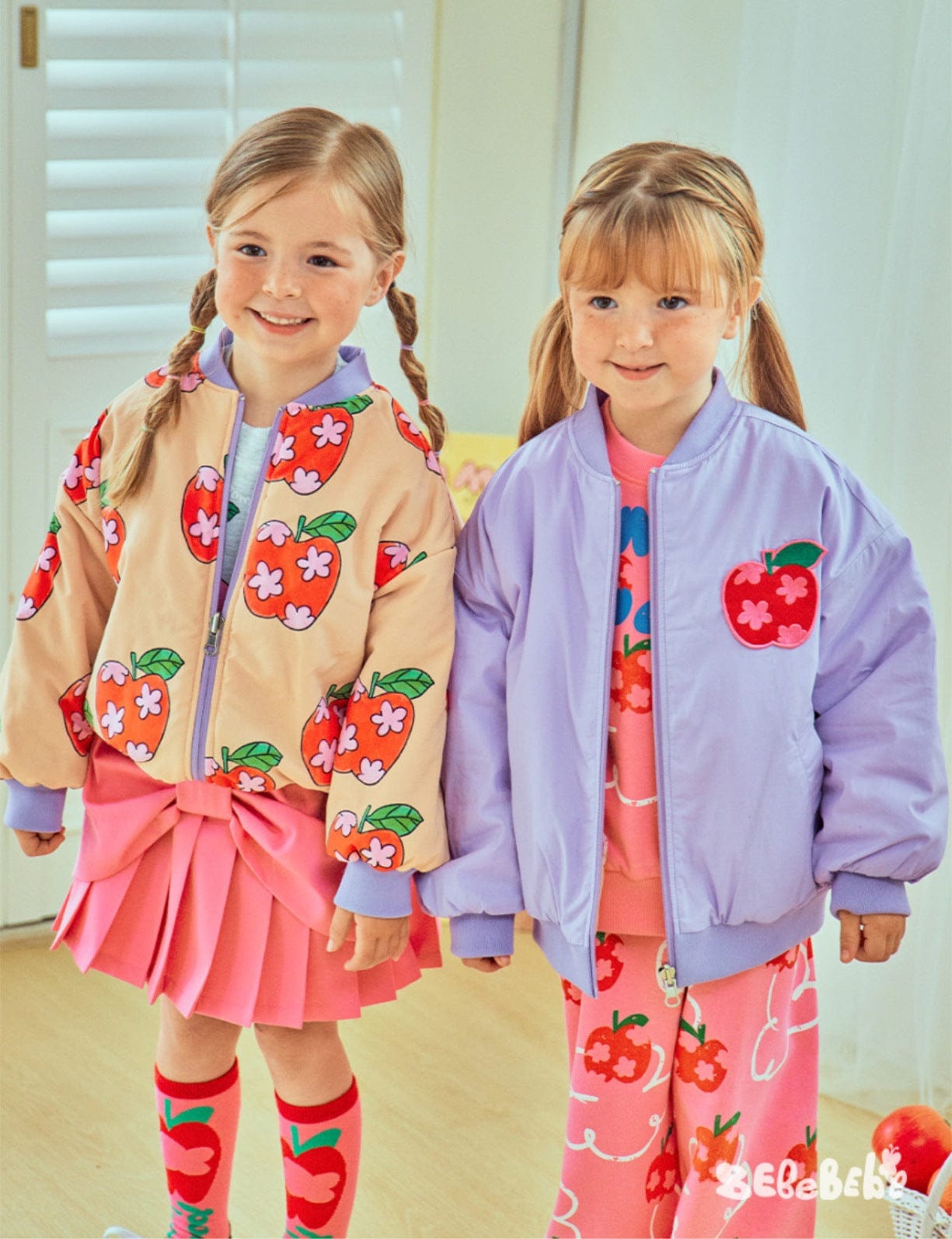 ショートコート・ジャケット・ジャンパー りんご柄リバーシブルブルゾン/くまプリントスウェットシャツ/プリーツスカート【mh0010979】