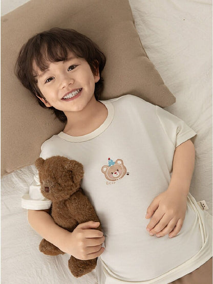 子ども用ルームウェア上下セット：白半袖T×ブラウンパンツ、くまぬいぐるみ柄