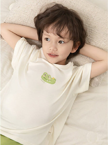 子ども用ルームウェア上下セット：白半袖T×緑パンツ、カエル刺繍風ワンポイント