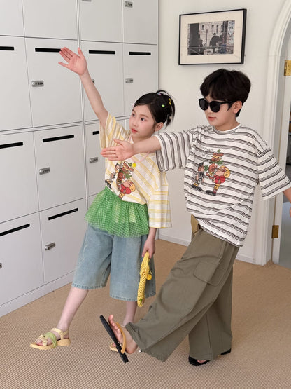 白×黒のボーダー半袖Tシャツ、フロントにカートゥーン柄プリント