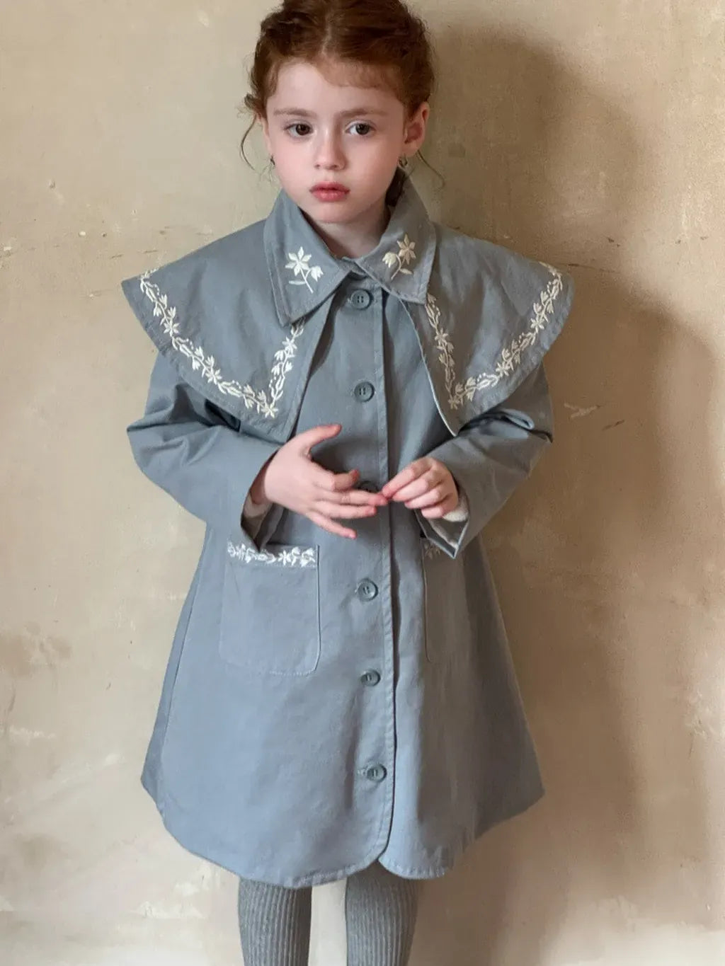 ショートコート・ジャケット・ジャンパー 刺繍ビッグカラーAラインコート ミドル丈クラシカル【mh0011215】