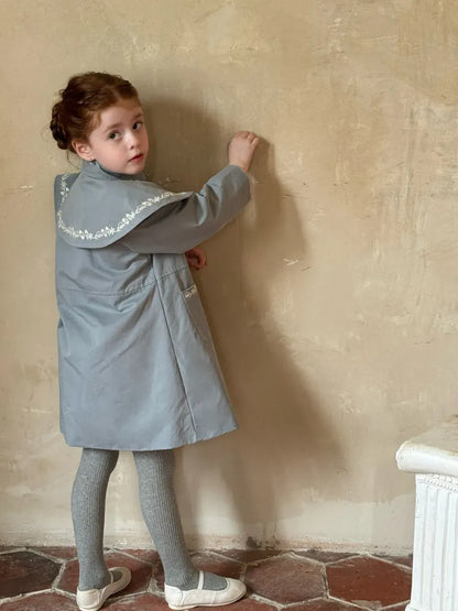 ショートコート・ジャケット・ジャンパー 刺繍ビッグカラーAラインコート ミドル丈クラシカル【mh0011215】