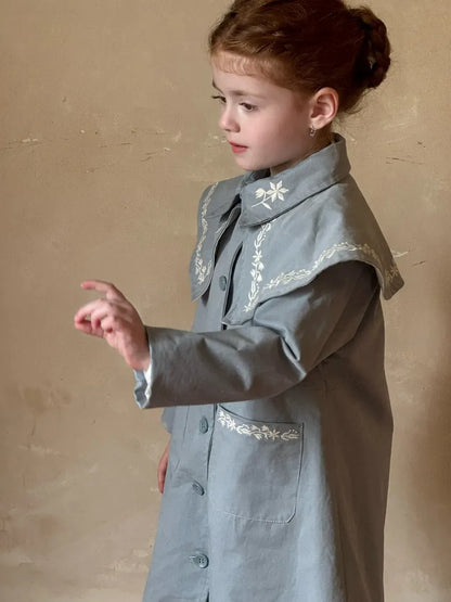 ショートコート・ジャケット・ジャンパー 刺繍ビッグカラーAラインコート ミドル丈クラシカル【mh0011215】