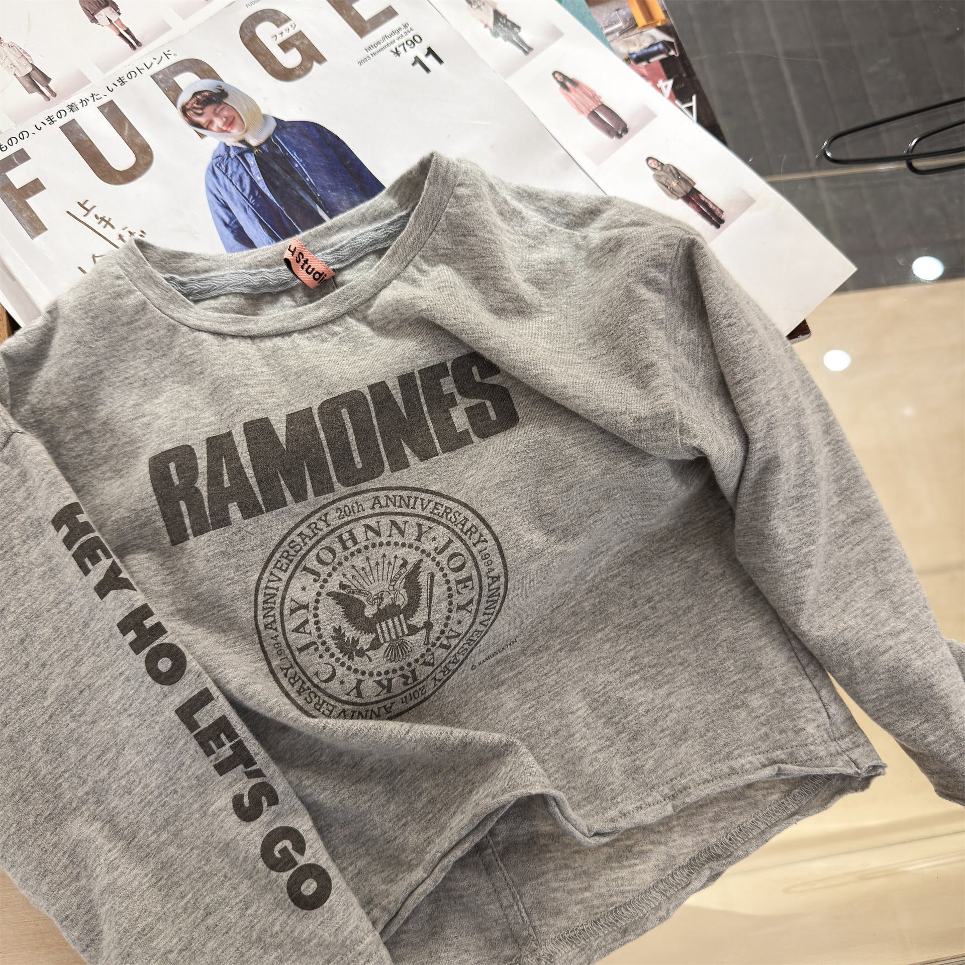 College Graphic Long Sleeve Top カレッジロゴ プリント 長袖 Tシャツ【mh0012473】 Light Gray / 80cm ADbaby 長袖Tシャツ