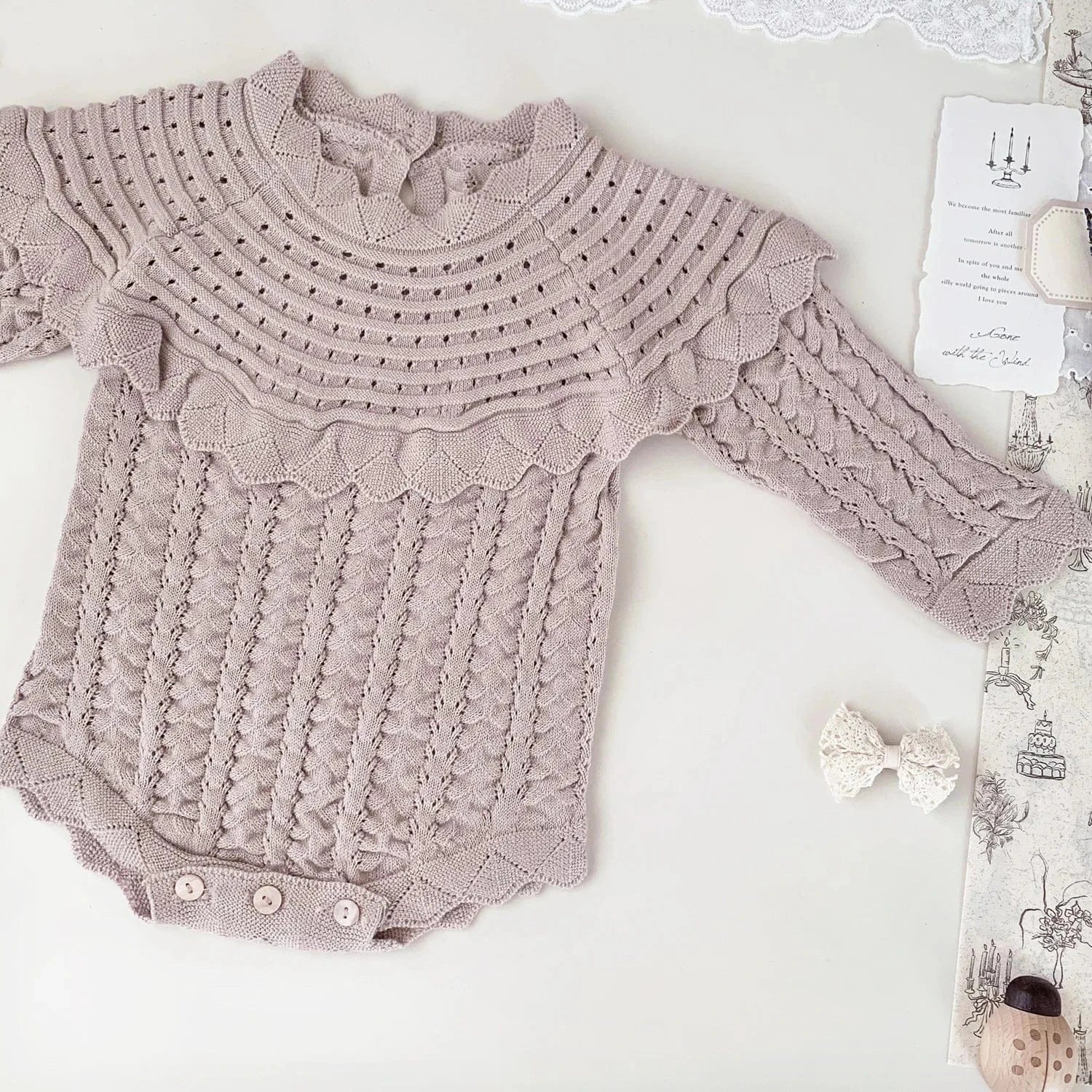 長袖ロンパース ベビーロンパース フリルショールレースニット長袖ボディスーツ