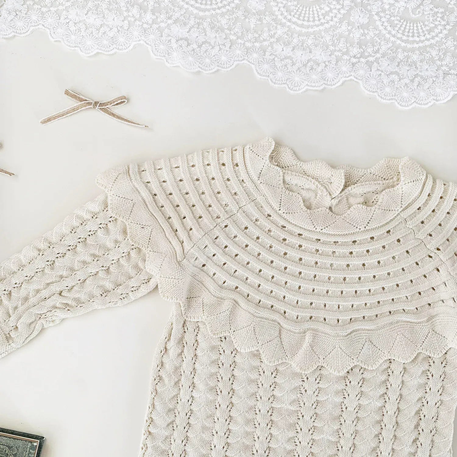 長袖ロンパース ベビーロンパース フリルショールレースニット長袖ボディスーツ