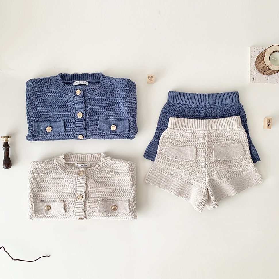 長袖セットアップ ベビー キッズ ニットスーツ 長袖カーディガンジャケット ショートパンツ セットアップ 2点セット フリルパンツ お出かけ ベージュ ブルー 2カラー ガールズ 女の子 子供服【mh0002866】