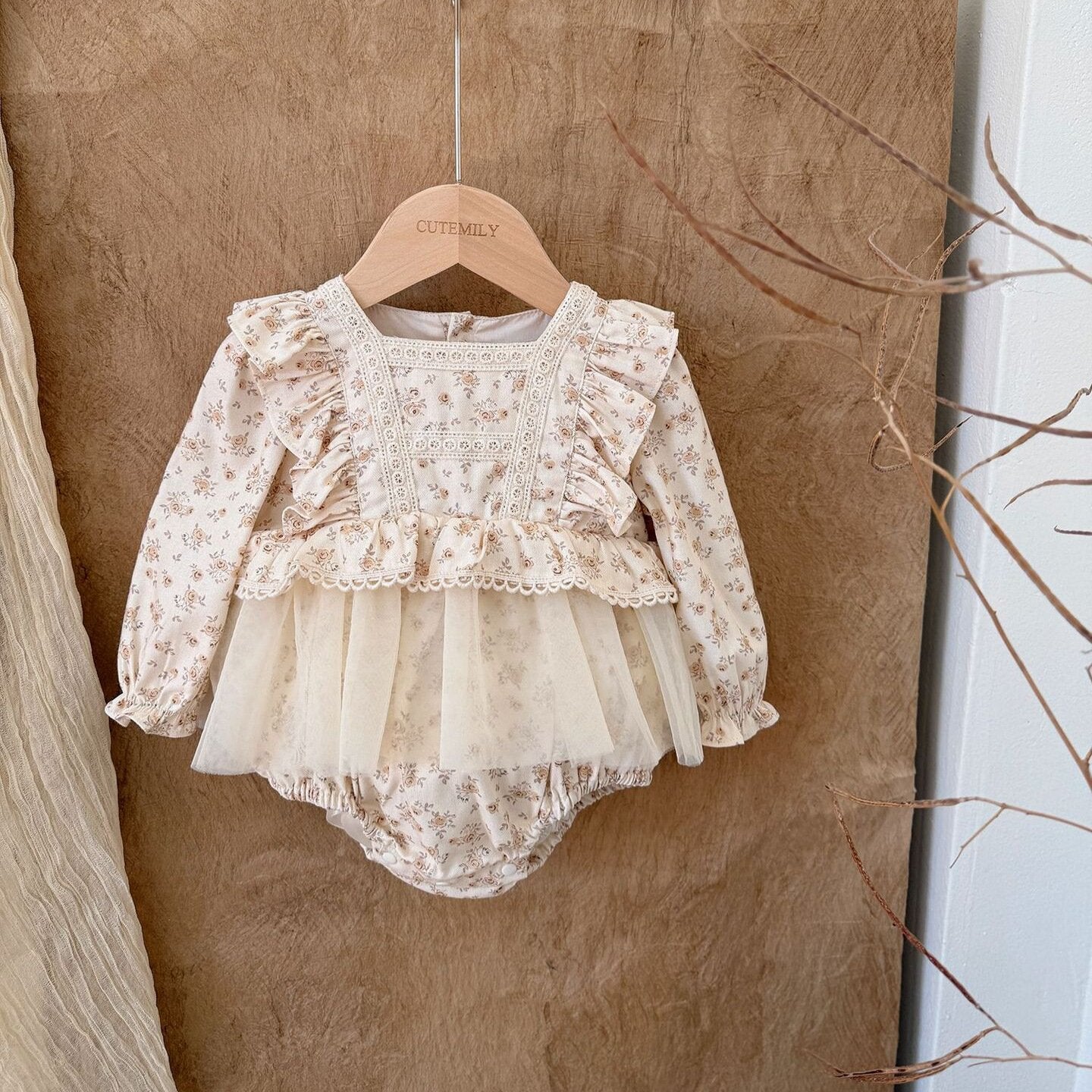 長袖ロンパース Apricot / 66cm Lace Floral Dress Romper レース 花柄ドレス ロンパース【mh0012151】