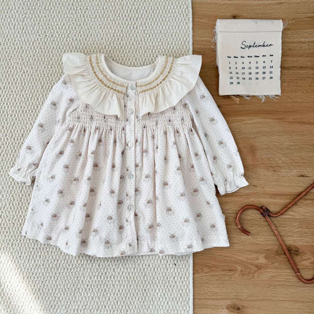 長袖ワンピース Apricot / 80cm 長袖ワンピース ギャザーフリル襟 スモッキング刺繍 小花柄【mh0011509】