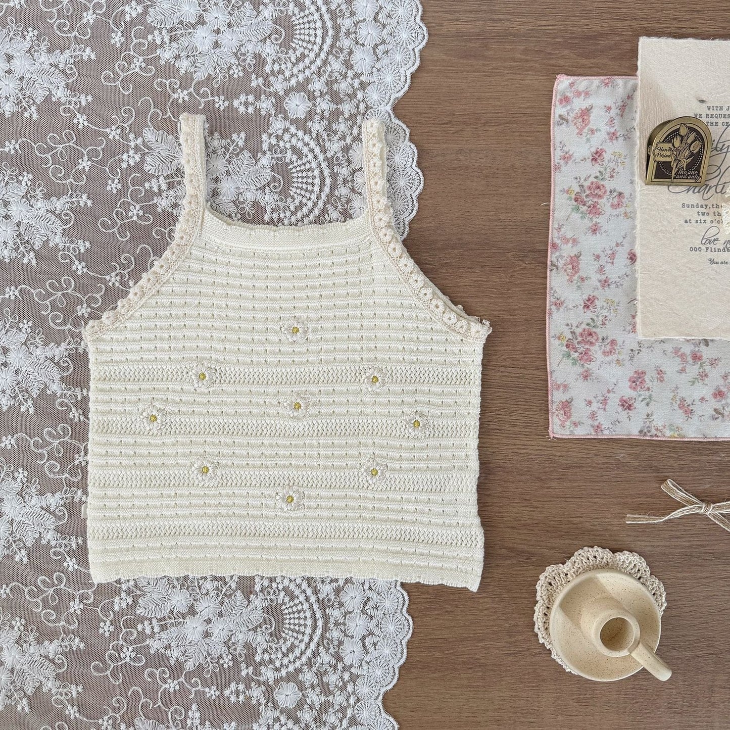 タンクトップ・キャミソール・ノースリーブトップス Beige White / 73cm フラワー刺繍キャミソールトップス【mh0010423】