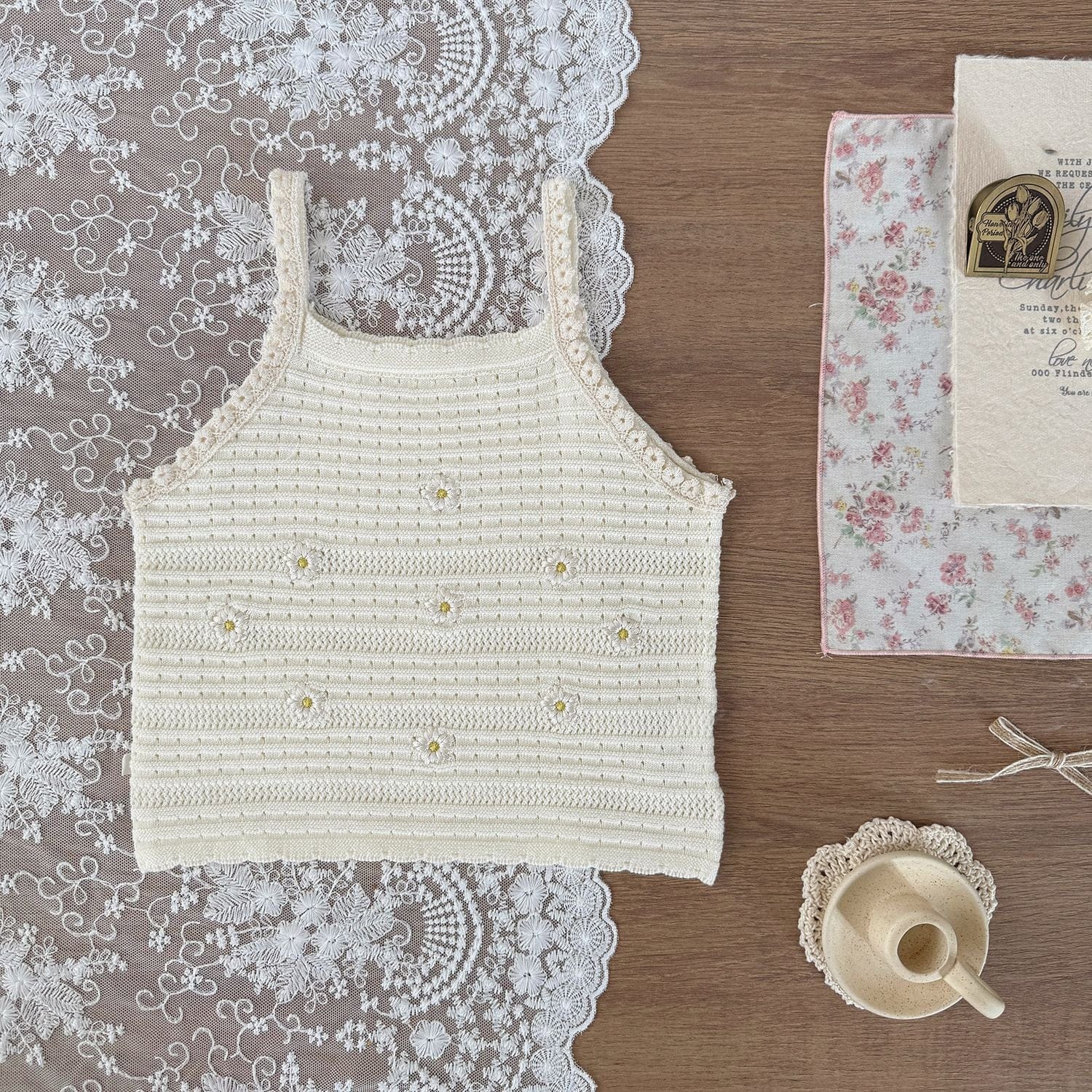 タンクトップ・キャミソール・ノースリーブトップス Beige White / 73cm フラワー刺繍キャミソールトップス【mh0010423】