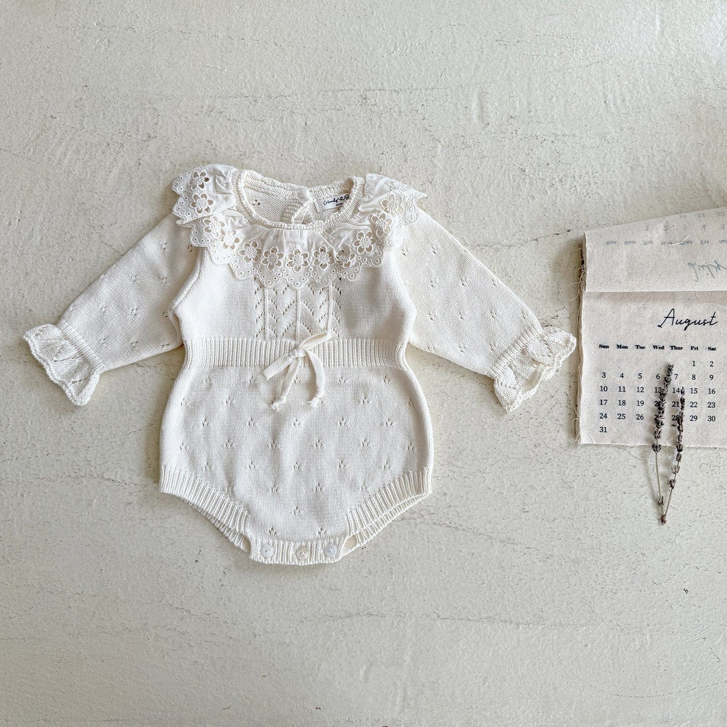 長袖ロンパース Creamy White / 66cm 花柄レース襟付き長袖ニットロンパース【mh0011150】