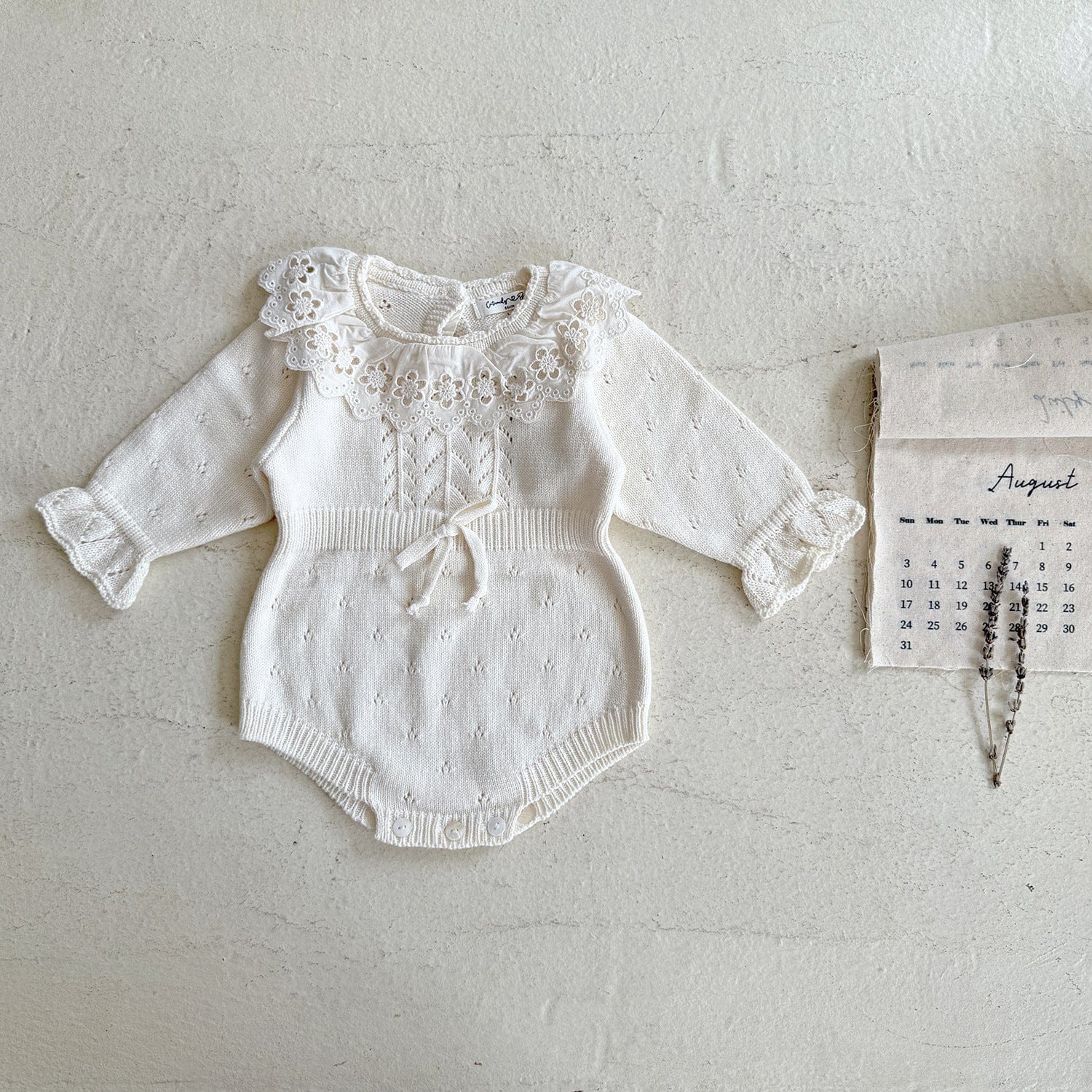 長袖ロンパース Creamy White / 66cm 花柄レース襟付き長袖ニットロンパース【mh0011150】