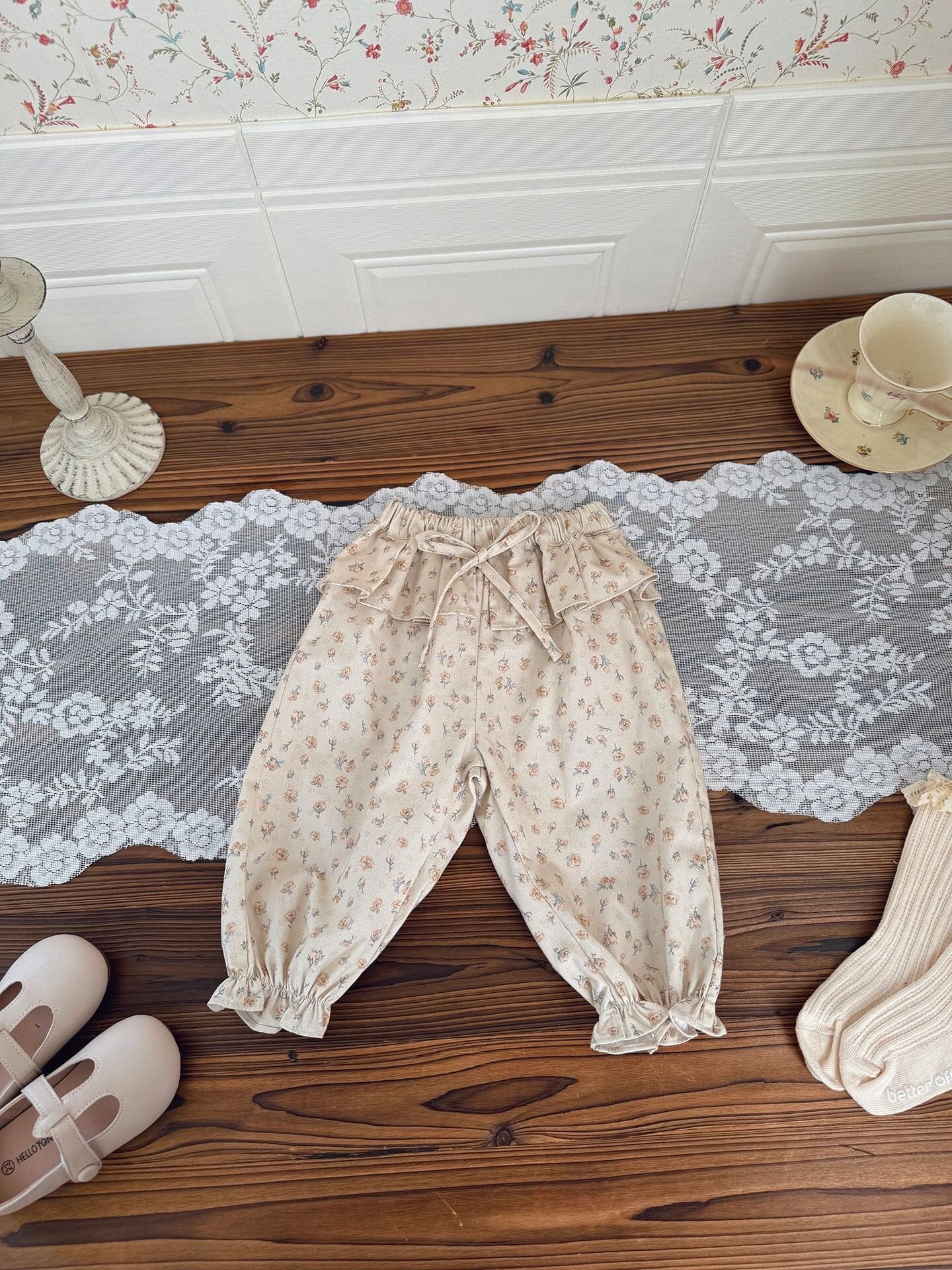 ロングパンツ・スウェットパンツ Floral / 73cm Floral Lace Twill Tapered Pants フリルレース付ツイルテーパードパンツ【mh0012111】
