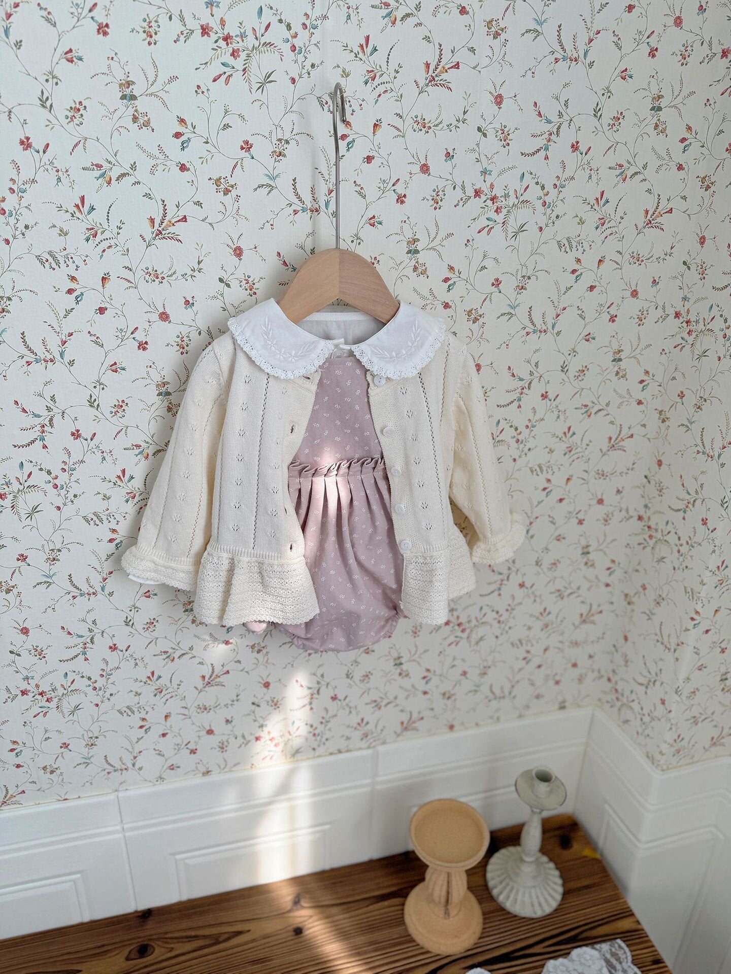 カーディガン・パーカー Jacquard Ruffled Knitted Cardigan ジャガードフリルニットカーディガン【mh0012110】