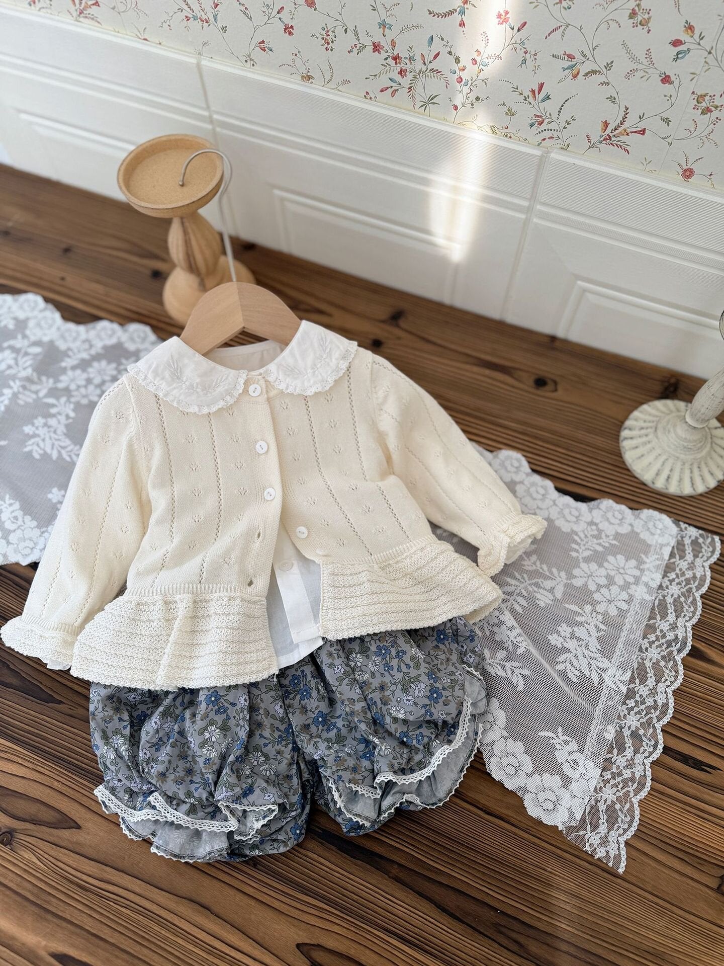 カーディガン・パーカー Jacquard Ruffled Knitted Cardigan ジャガードフリルニットカーディガン【mh0012110】