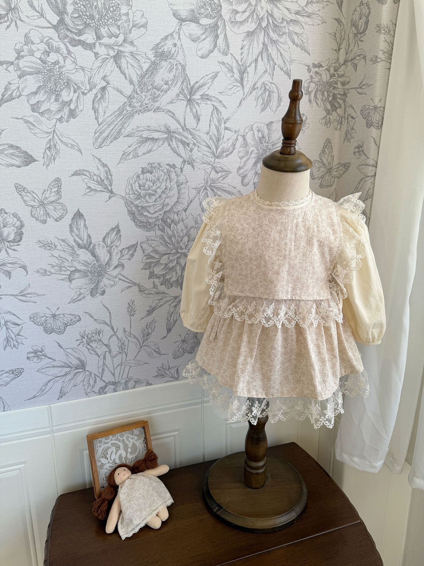 ノースリーブセットアップ Lace Floral Vest & Ruffle Skirt Set レース花柄フリルスカートセット【mh0012117】