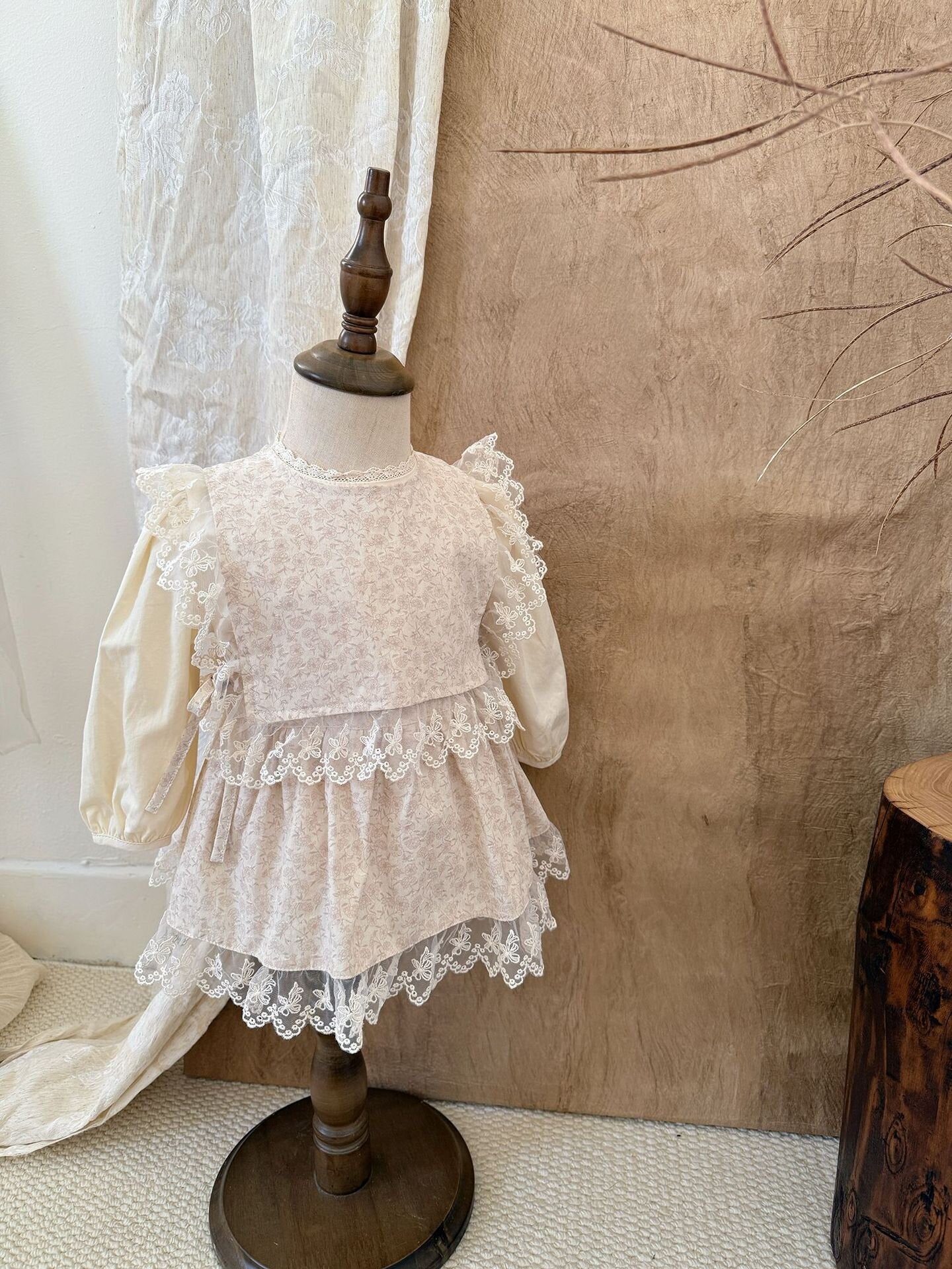 ノースリーブセットアップ Lace Floral Vest & Ruffle Skirt Set レース花柄フリルスカートセット【mh0012117】