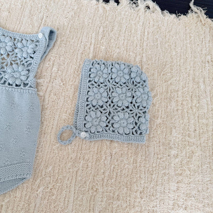 ノースリーブロンパース Light blue Hat / One Size 透かし編みレースフラワーニットロンパース/ボンネット【mh0011143】