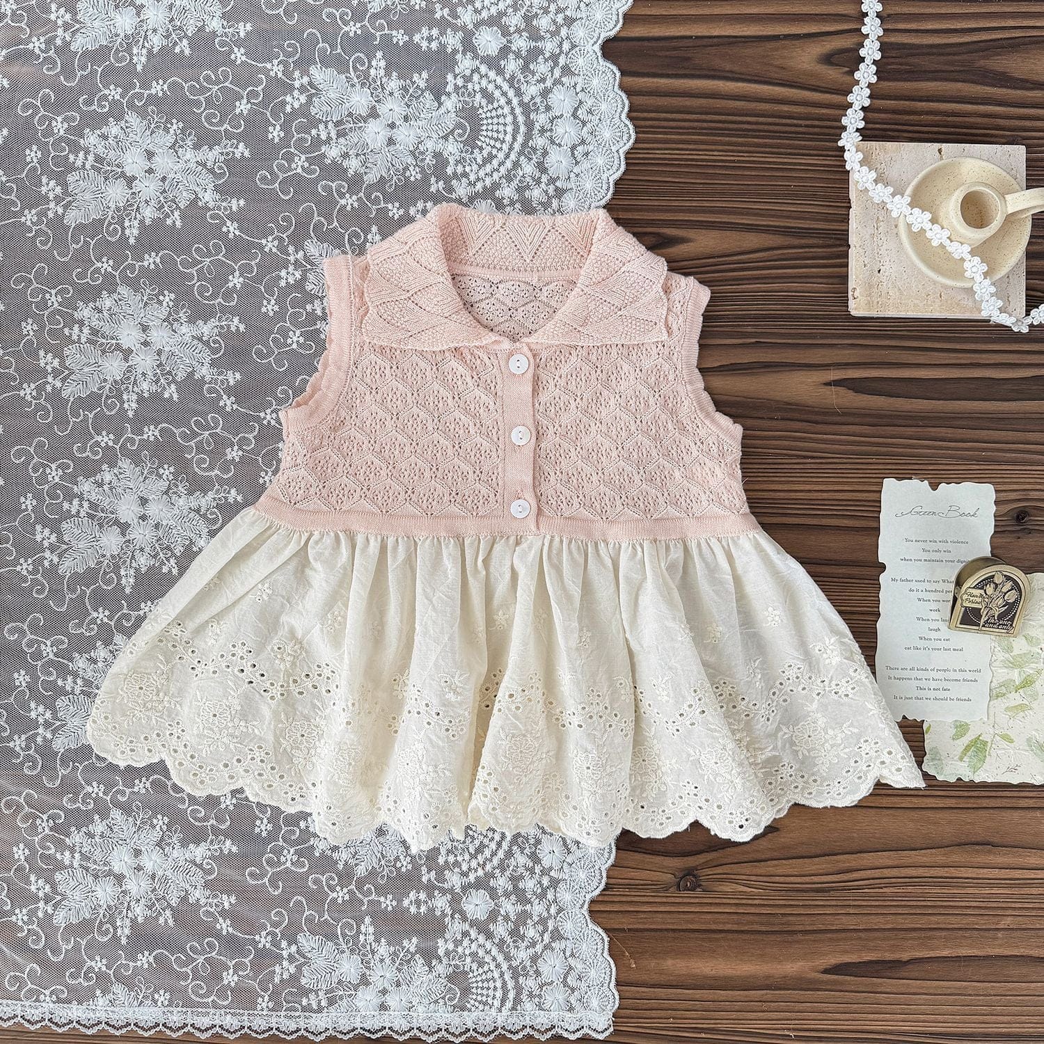 タンクトップ・キャミソール・ノースリーブトップス Light Pink / 73cm ペプラムレースノースリーブ襟付きトップス【mh0009572】