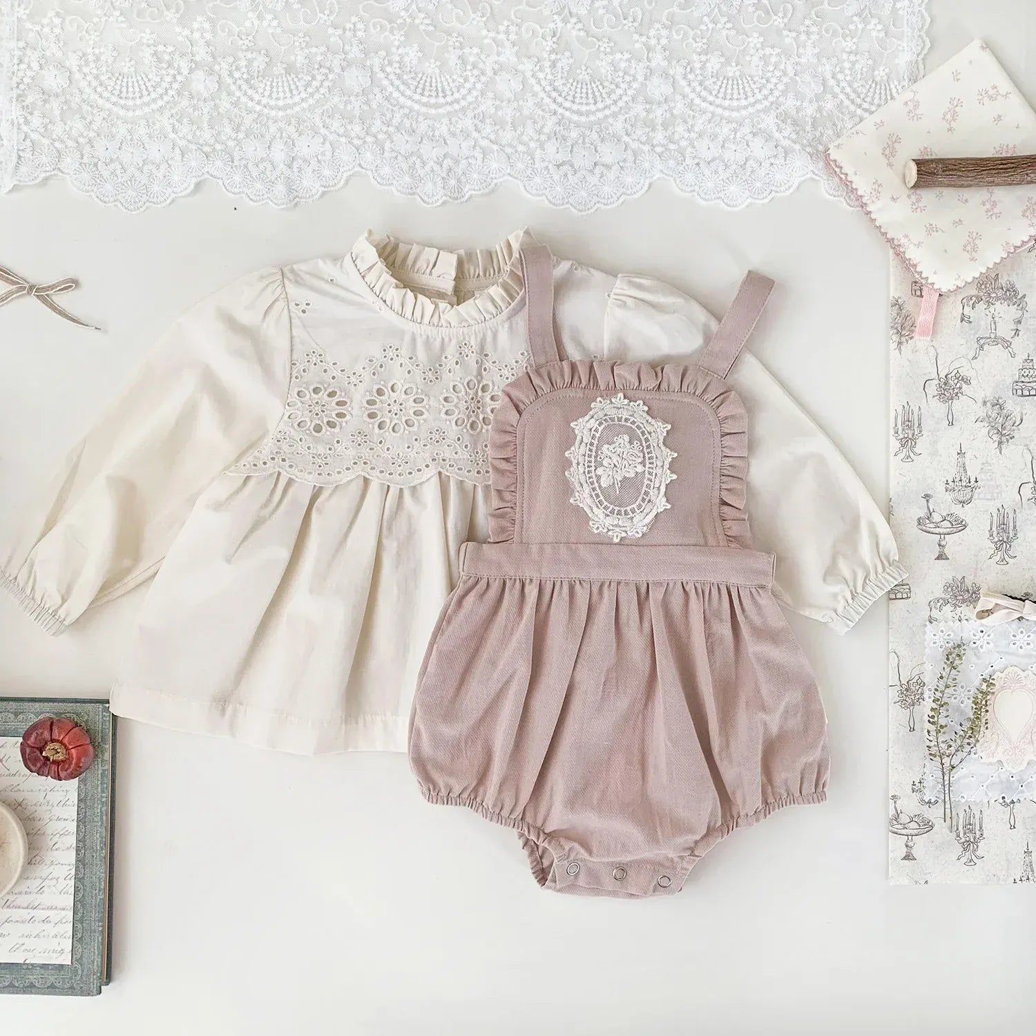 長袖シャツ・ブラウス ベビーキッズトップス スカラップレース刺繍スタンドフリルカラー長袖チュニックブラウス【mh0008922】