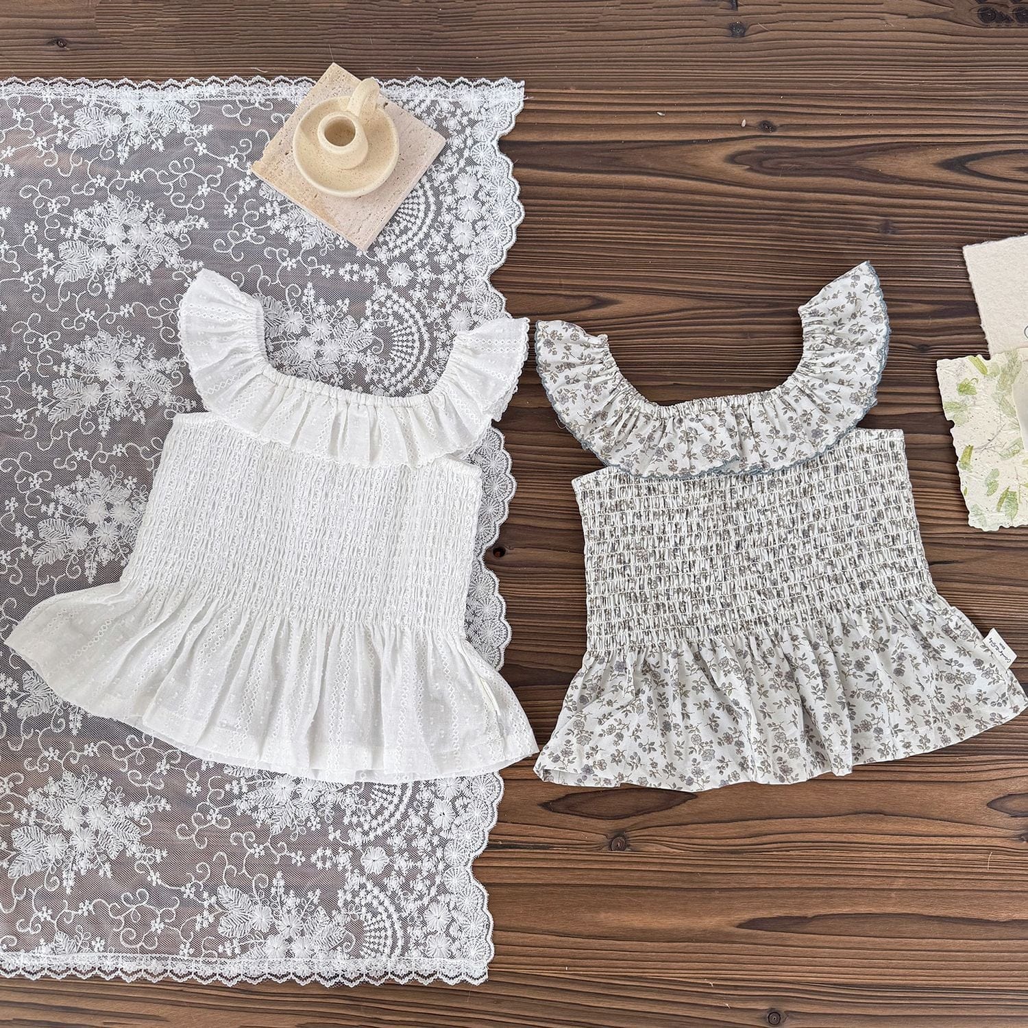 タンクトップ・キャミソール・ノースリーブトップス オフショルダーフラワープリントシャーリングトップス【mh0009563】