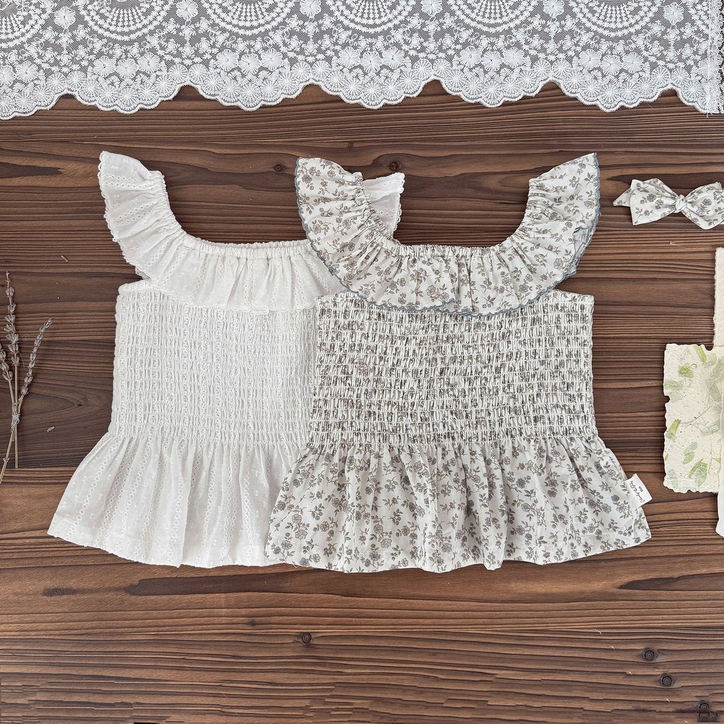 タンクトップ・キャミソール・ノースリーブトップス オフショルダーフラワープリントシャーリングトップス【mh0009563】