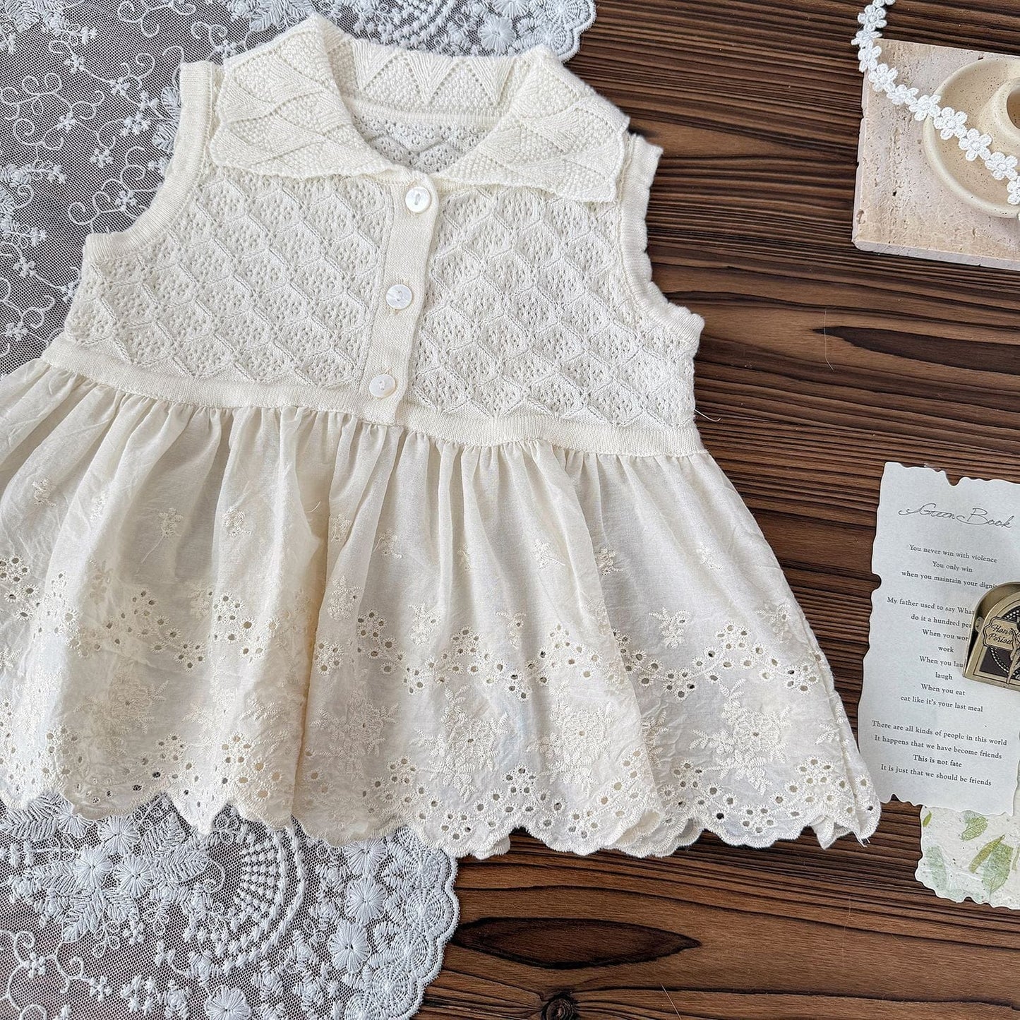 タンクトップ・キャミソール・ノースリーブトップス ペプラムレースノースリーブ襟付きトップス【mh0009572】