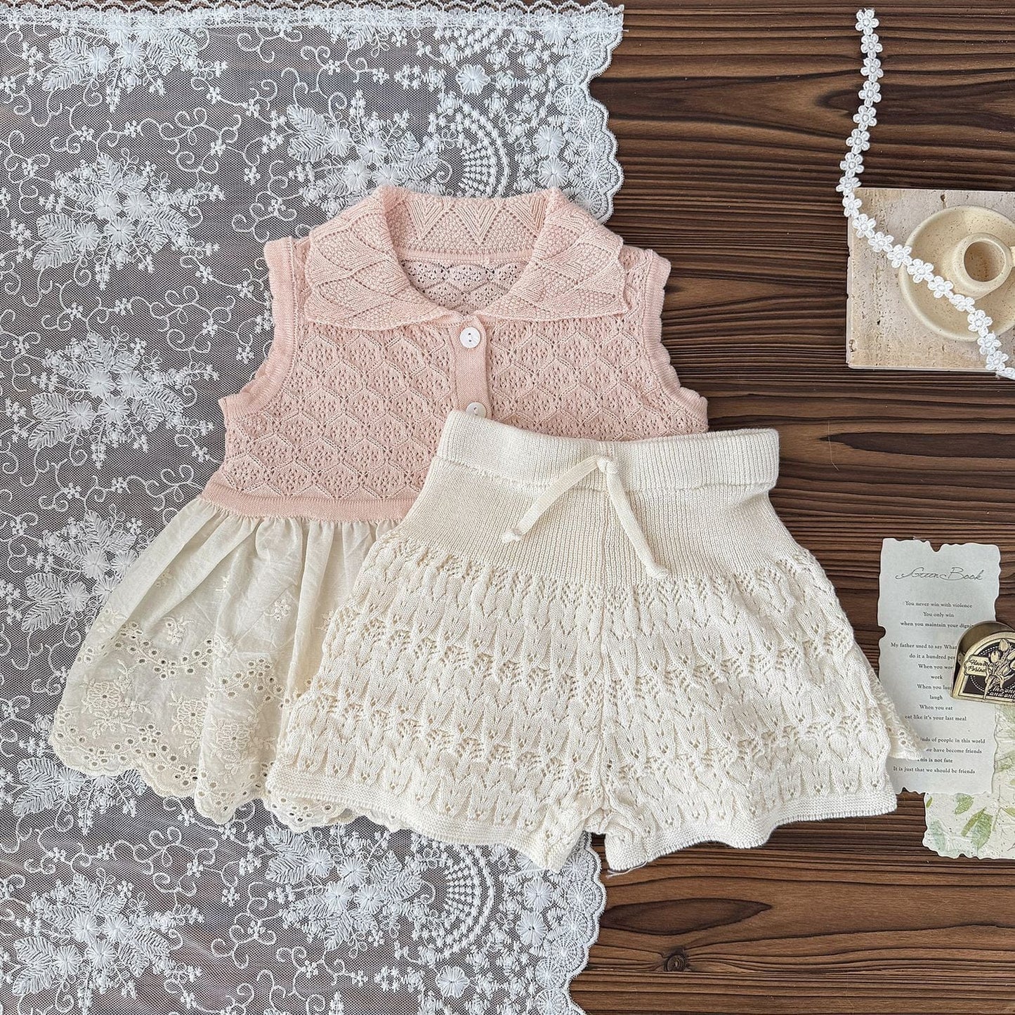 タンクトップ・キャミソール・ノースリーブトップス ペプラムレースノースリーブ襟付きトップス【mh0009572】