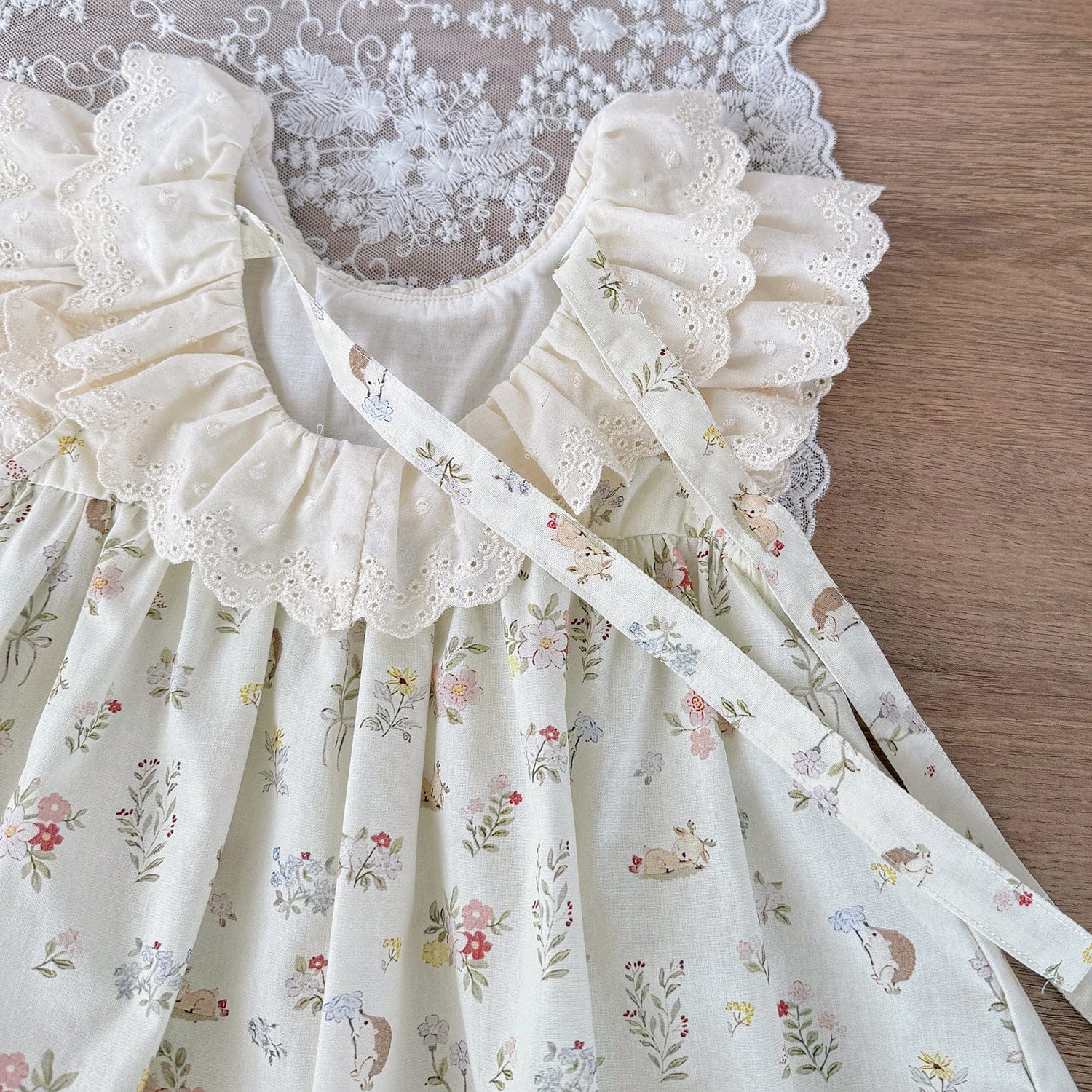 ノースリーブワンピース フラワープリントラッフルレース襟ガーリーワンピース【mh0010426】