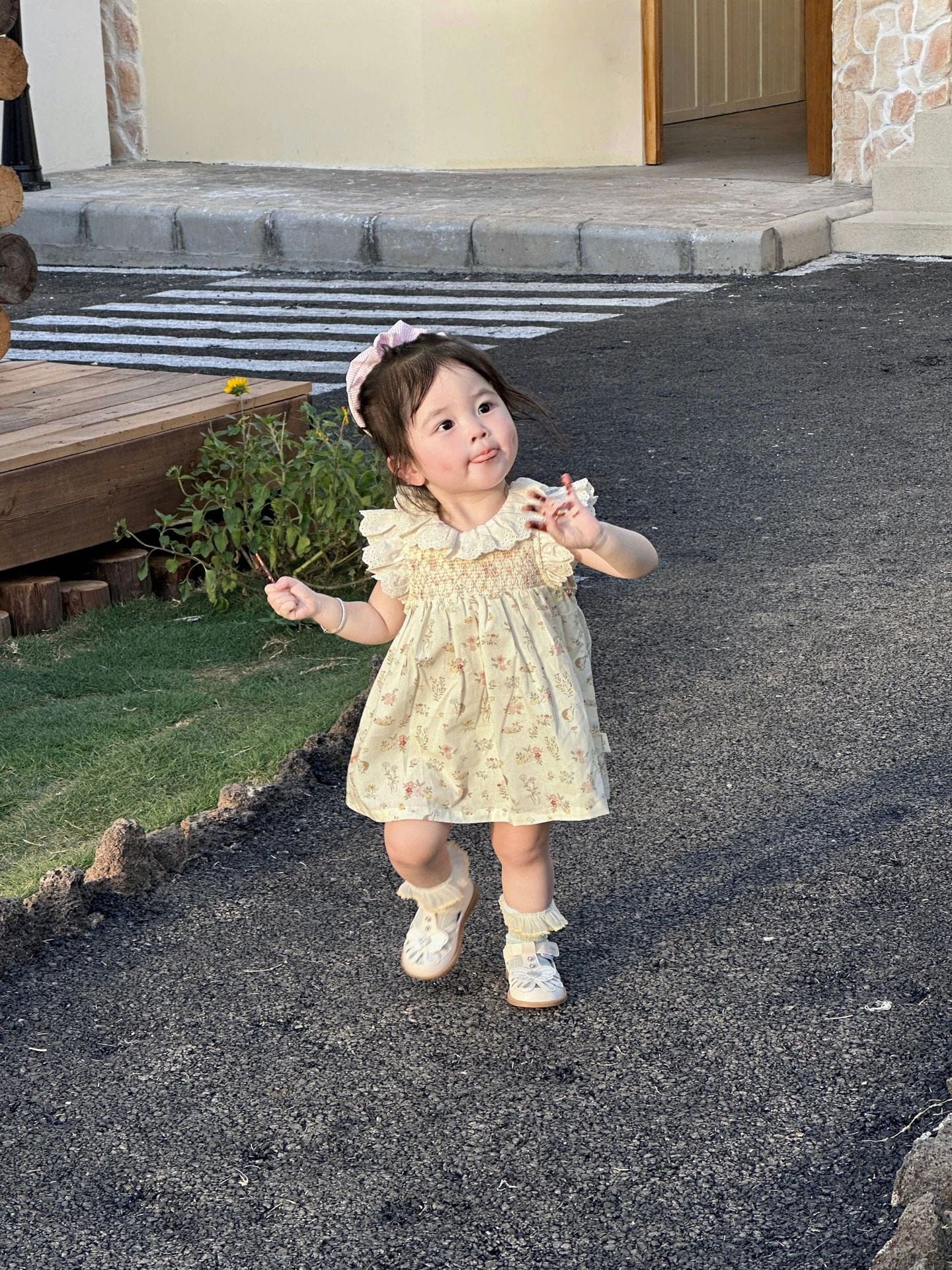 ノースリーブワンピース フラワープリントラッフルレース襟ガーリーワンピース【mh0010426】