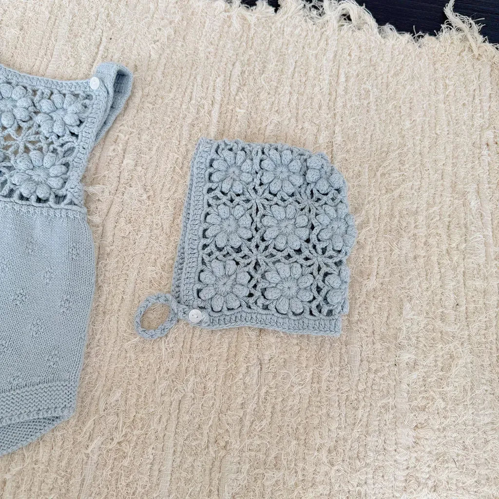 ノースリーブロンパース 透かし編みレースフラワーニットロンパース/ボンネット【mh0011143】