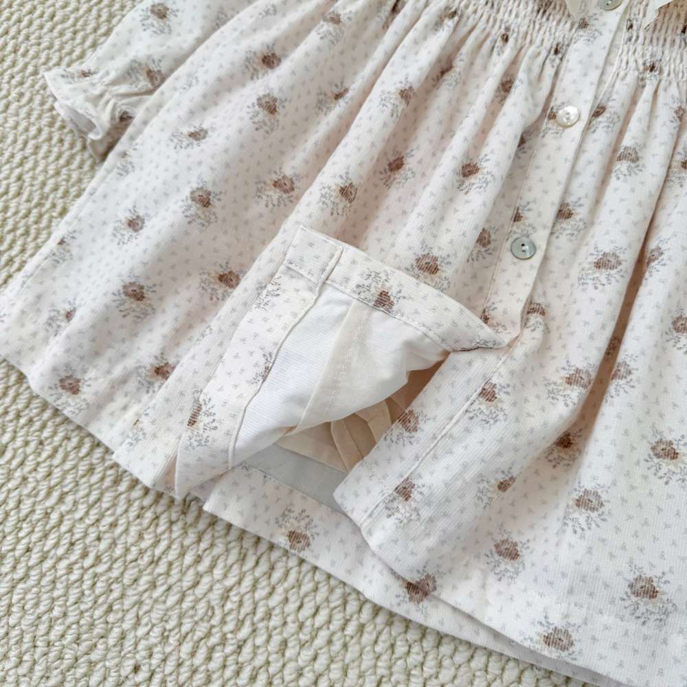 長袖ワンピース 長袖ワンピース ギャザーフリル襟 スモッキング刺繍 小花柄【mh0011509】