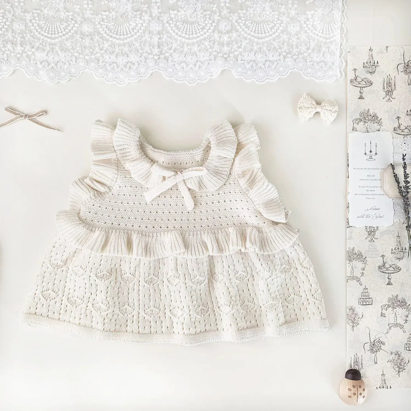 ベスト Milk White / 9M (73) ベビーキッズベスト ラッフルフリルリボンニットベスト【mh0008925】