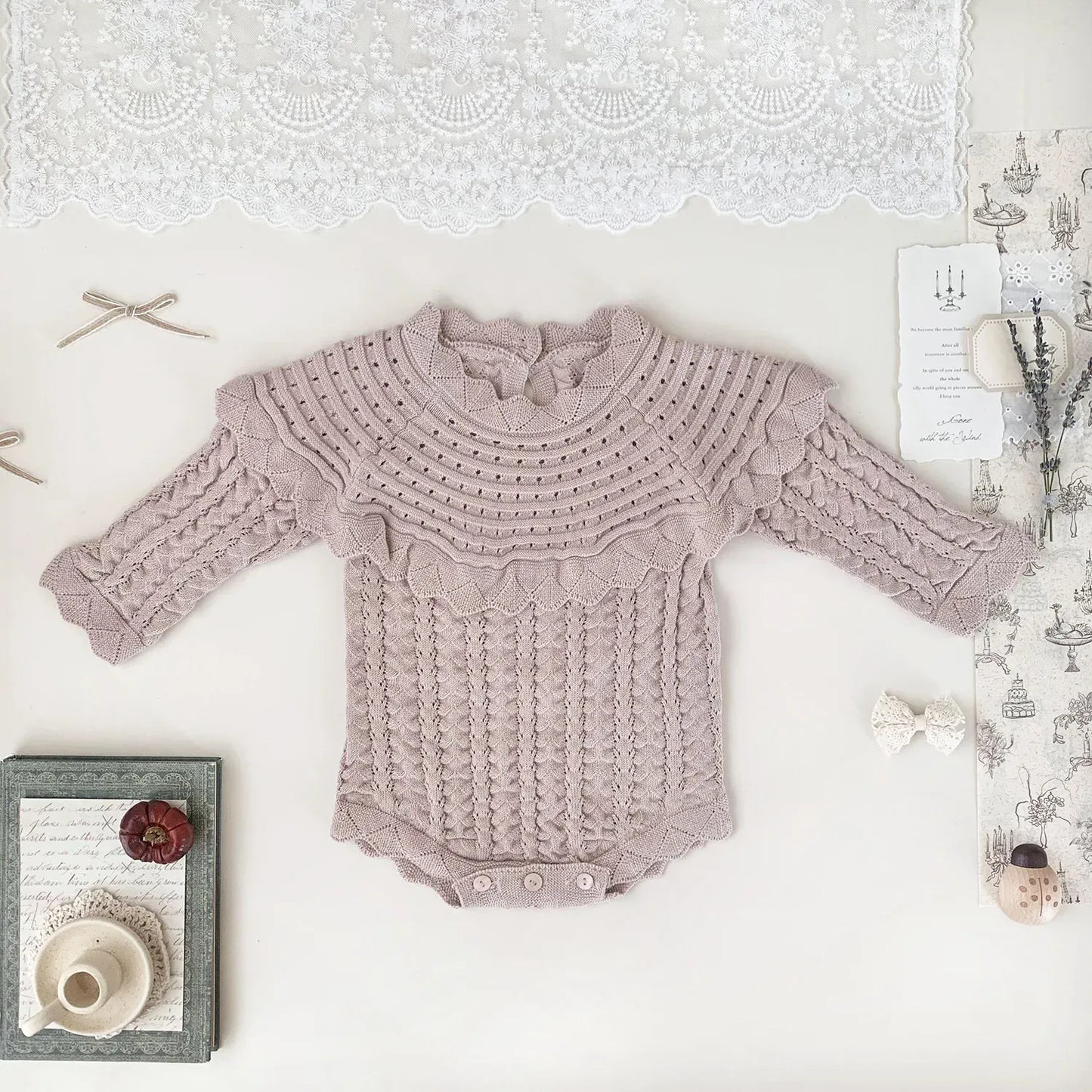 長袖ロンパース Pink / 6M (66) ベビーロンパース フリルショールレースニット長袖ボディスーツ
