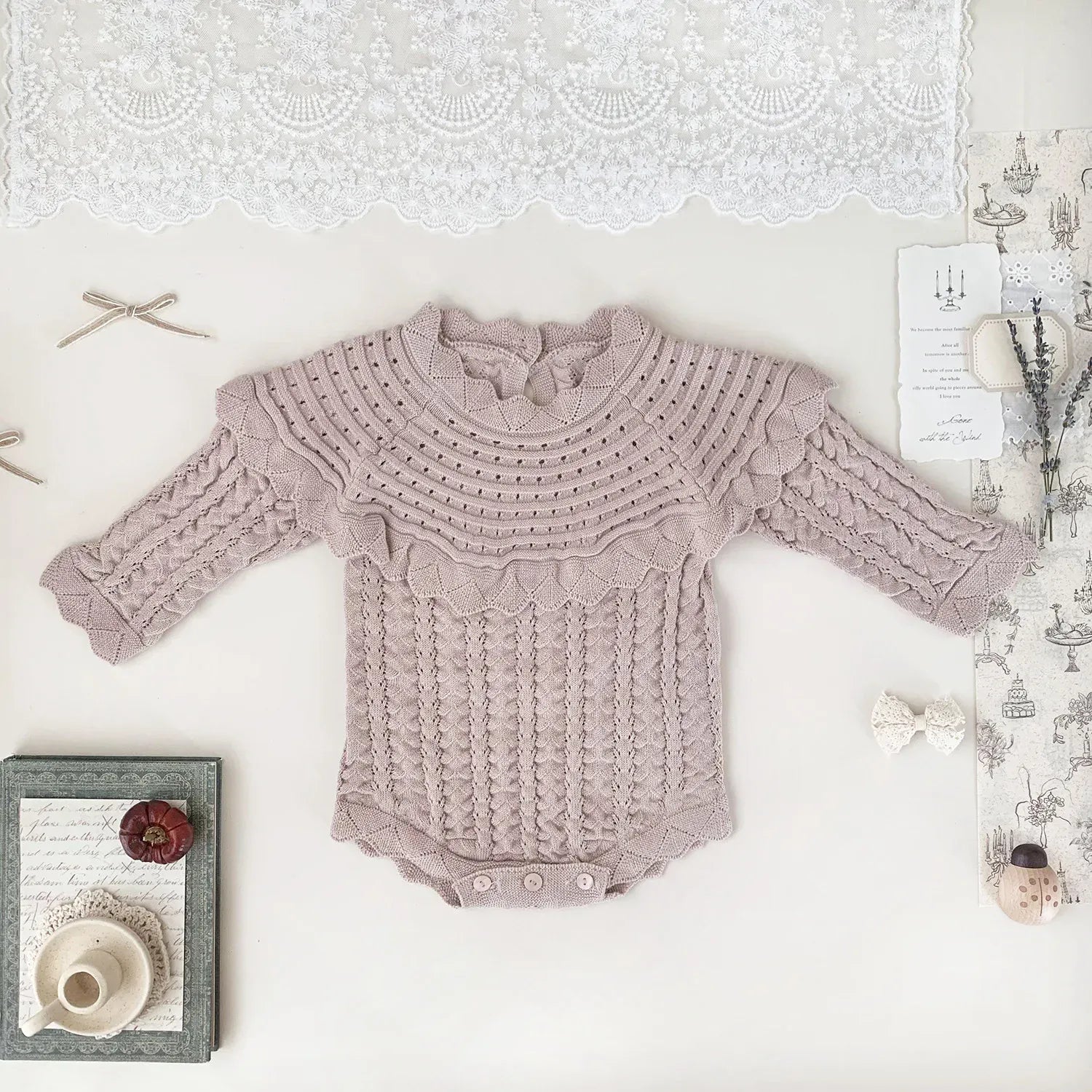 長袖ロンパース Pink / 6M (66) ベビーロンパース フリルショールレースニット長袖ボディスーツ