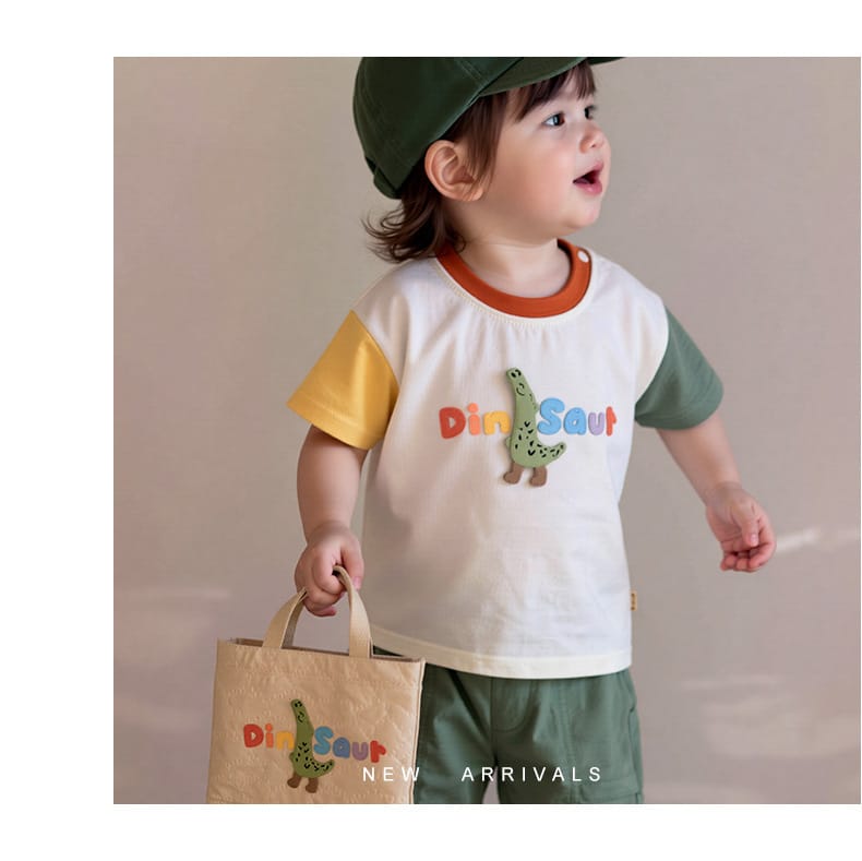 Dinosaur Cartoon Set 恐竜 刺繍 半袖Tシャツ ショートパンツ【mh0012855】 ABNN 半袖セットアップ